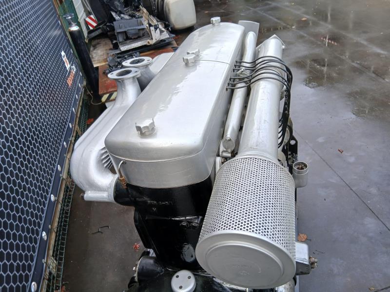 Motor SAURER DIESEL DIESEL ENGINES Imagem-9