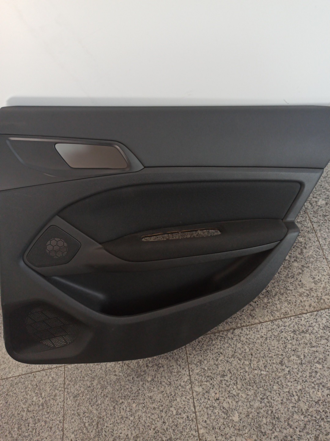 Quartela de porta trás direita PEUGEOT 308 SW II | 14 -  Imagem-1