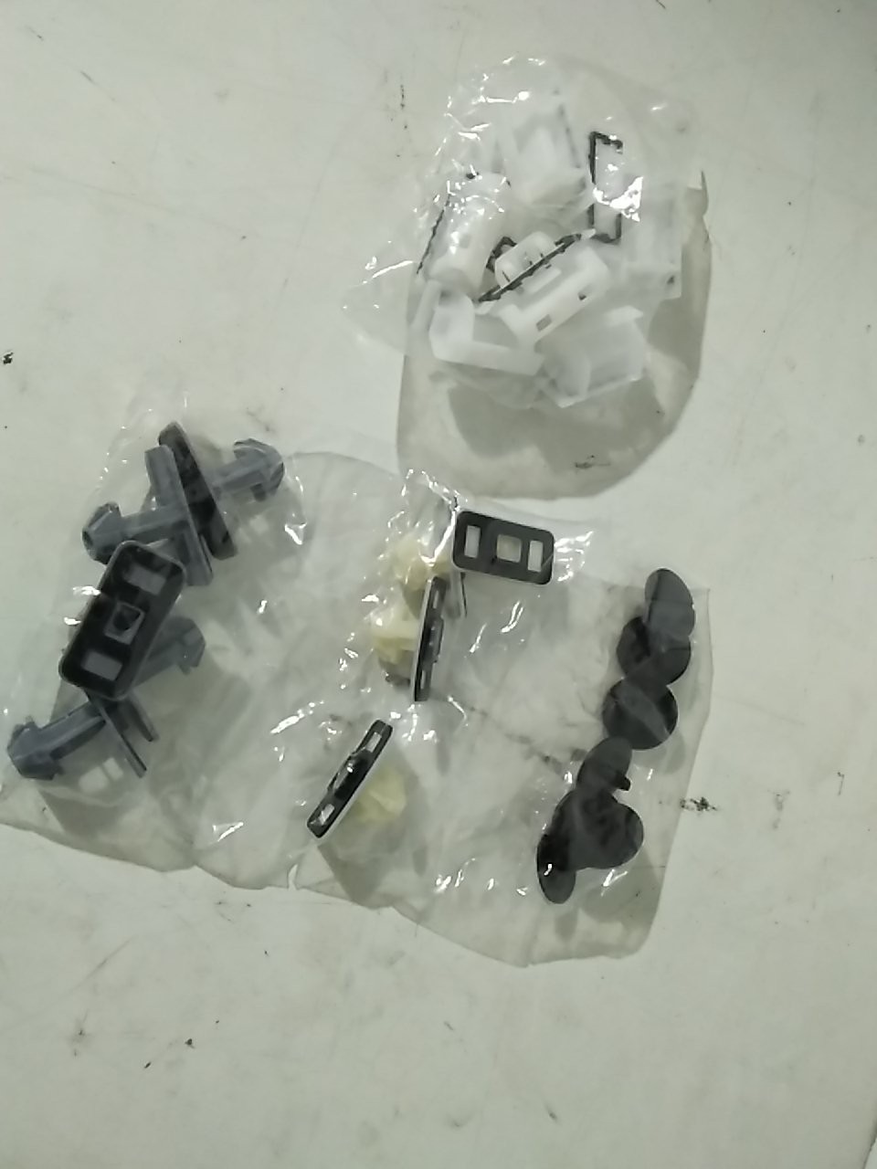 Conjunto de Fixação acabamento soleira AUDI A6 (4G2, 4GC, C7) | 10 - 18