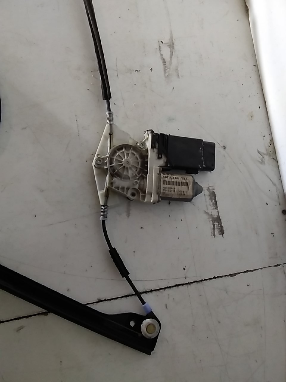 Motor e elevador de vidro frente esquerdo VOLKSWAGEN GOLF IV (1J1) | 97 - 07 Imagem-2