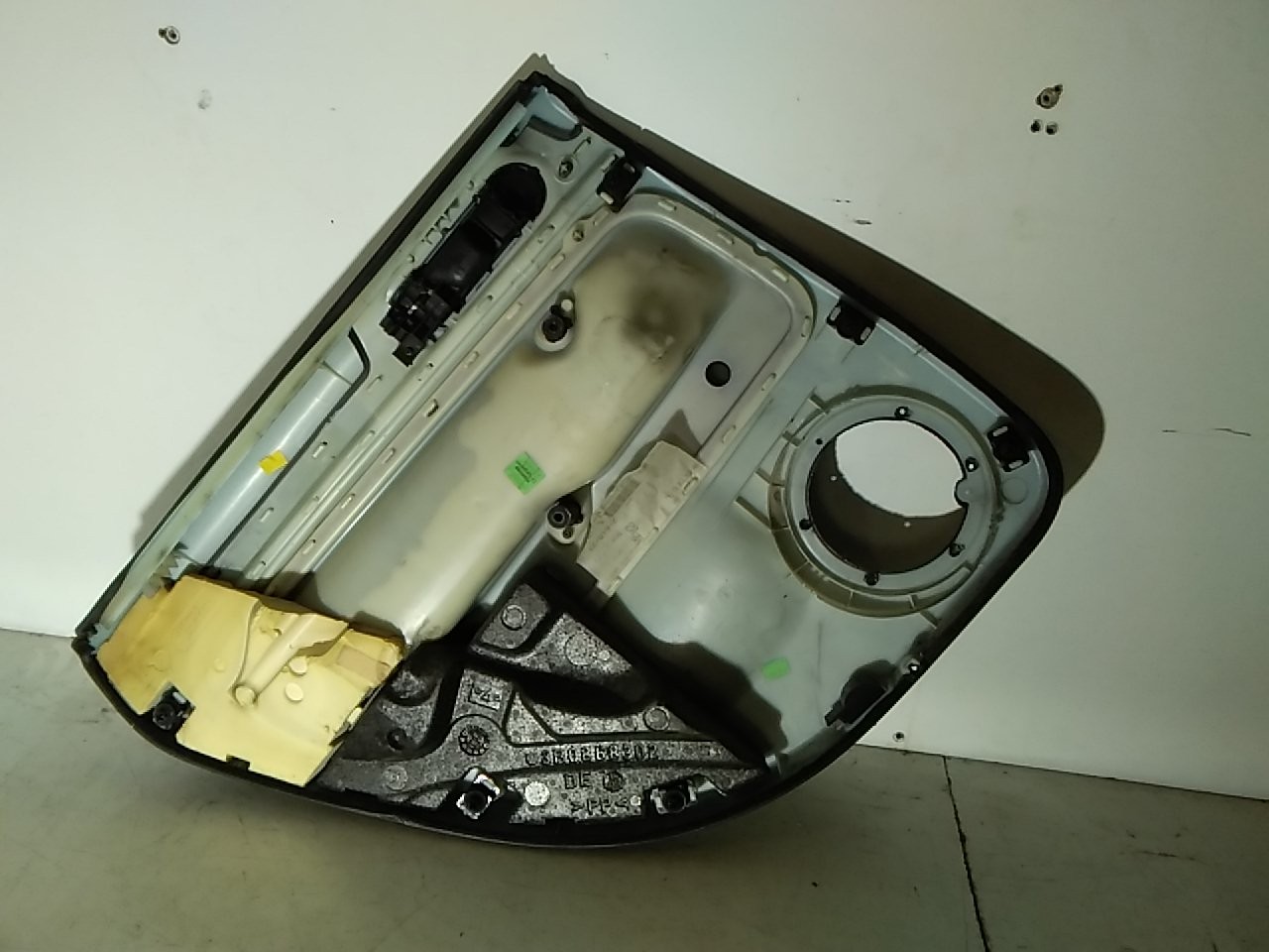 Quartela de porta trás direita VOLKSWAGEN PASSAT (3B2) | 96 - 01 Imagem-4