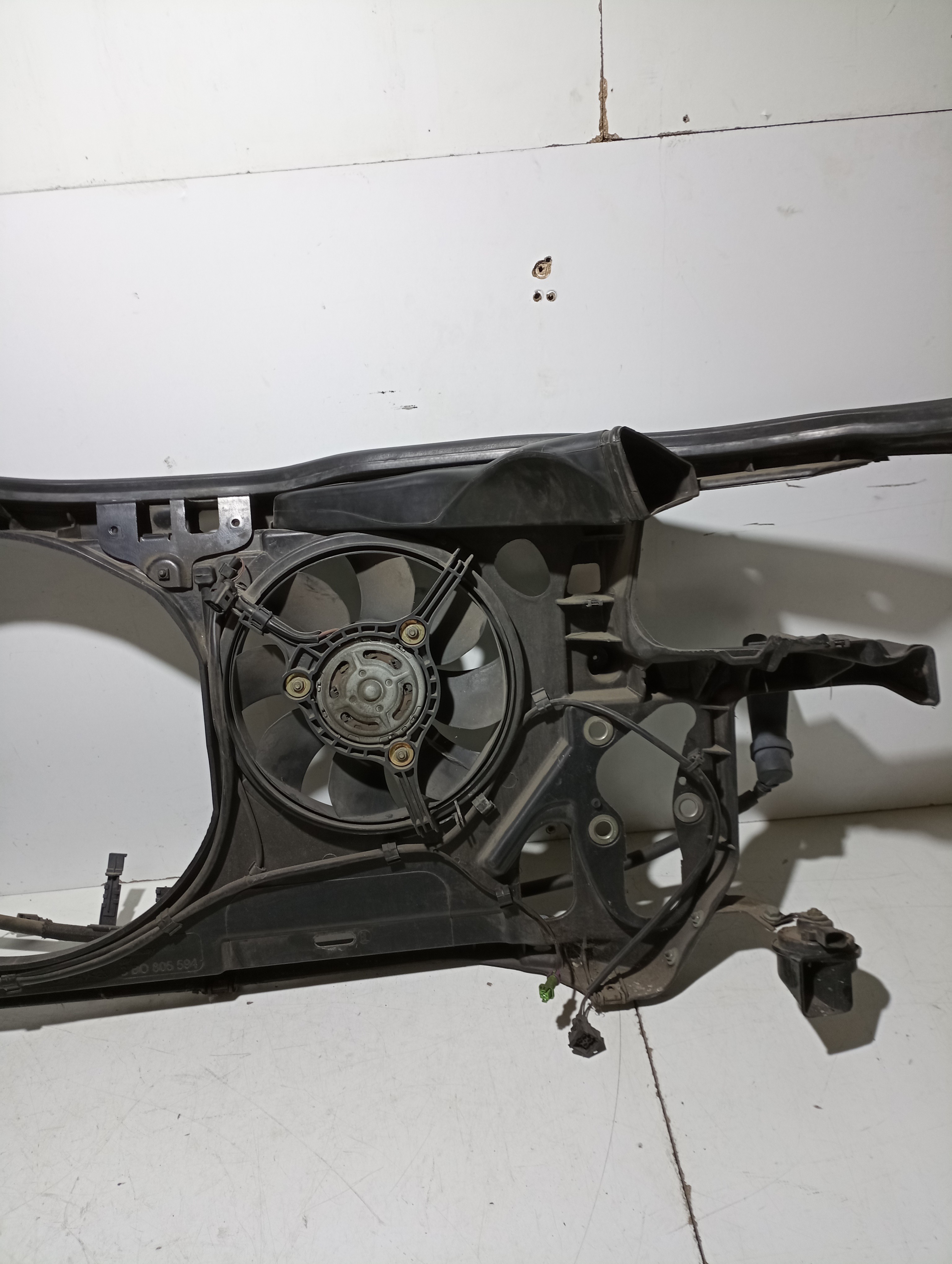 Suporte de radiador VOLKSWAGEN PASSAT (3B3) | 00 - 05 Imagem-4
