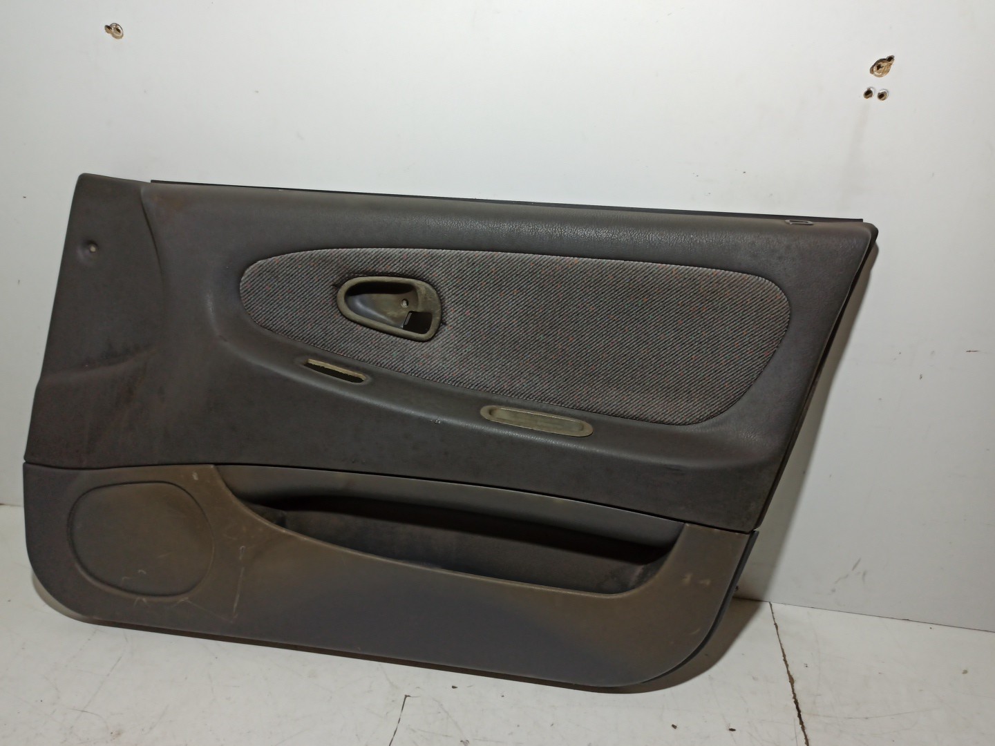 Quartela de porta frente direita MITSUBISHI MIRAGE III Hatchback (C5_ - C8_) | 87 - 91