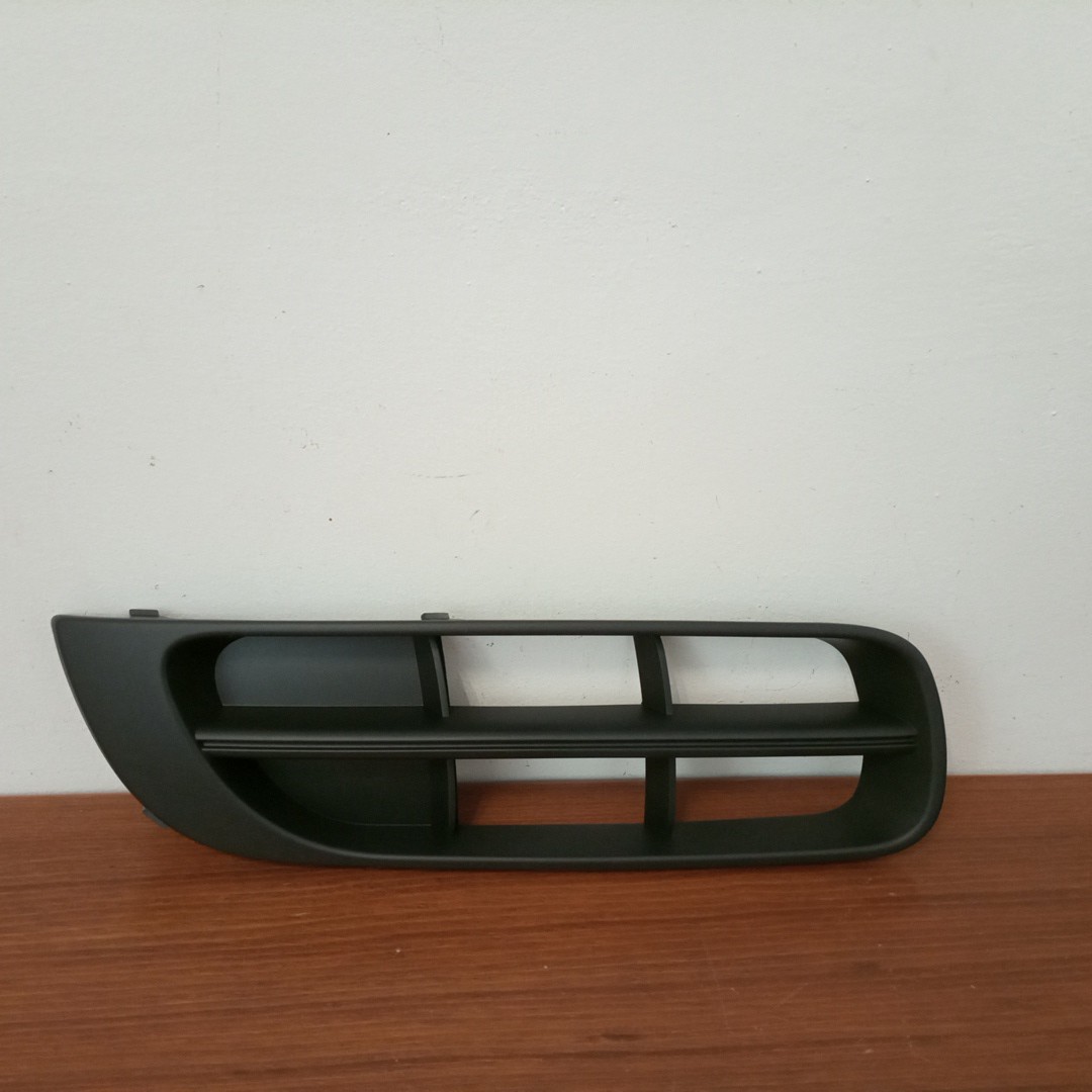 Grelha de para-choques SKODA ROOMSTER (5J) | 06 - 15