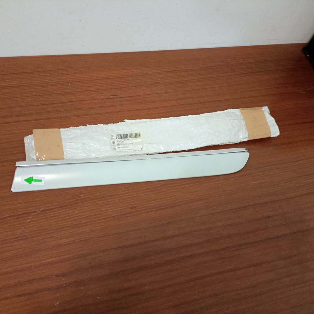 Friso da porta VOLKSWAGEN GOLF V (1K1) | 03 - 09