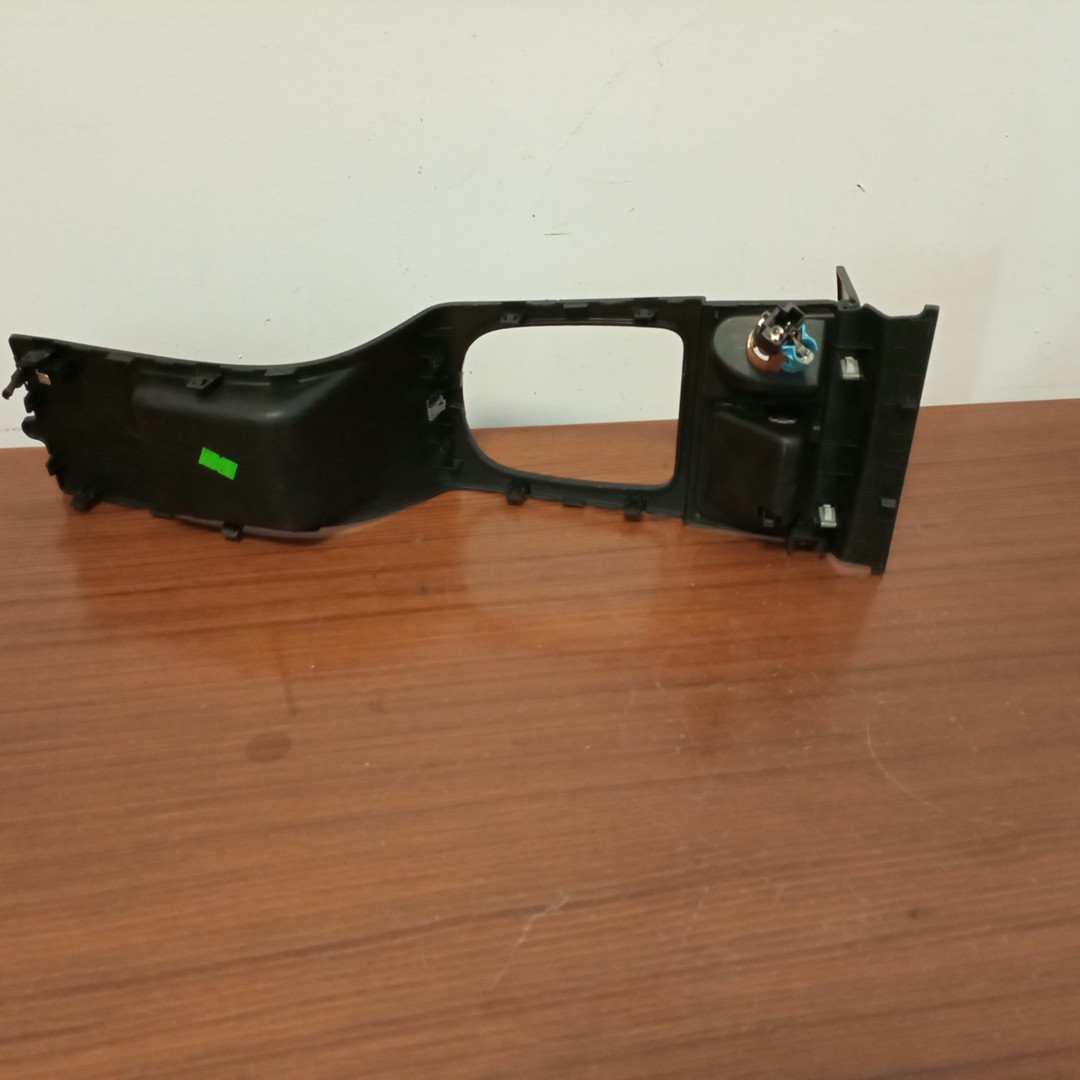 Moldura de consola central PEUGEOT 207 (WA_, WC_) | 06 - 15 Imagem-2
