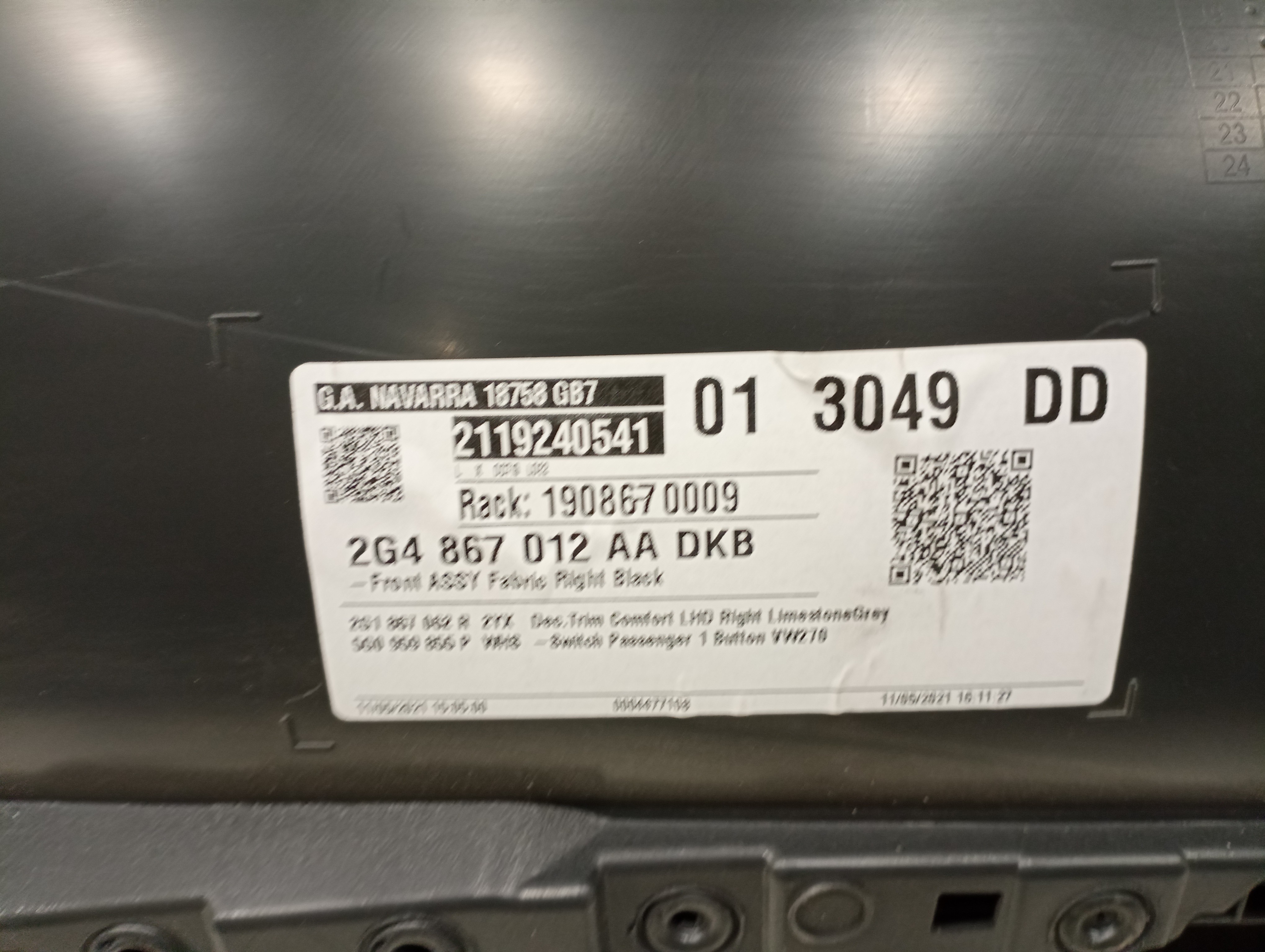 Quartela de porta frente direita VOLKSWAGEN POLO (AW1, BZ1) | 17 -  Imagem-1