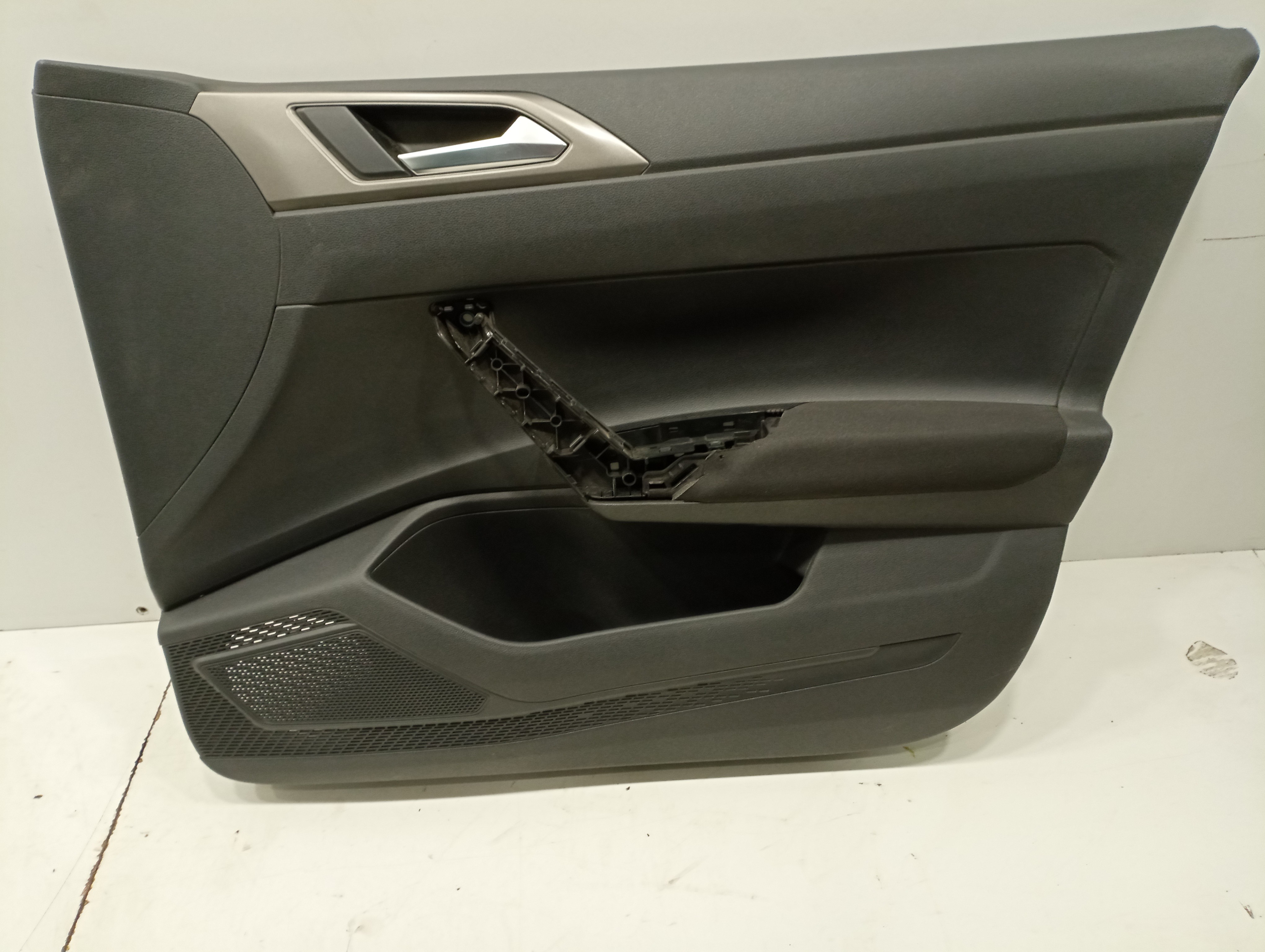Quartela de porta frente direita VOLKSWAGEN POLO (AW1, BZ1) | 17 -  Imagem-3