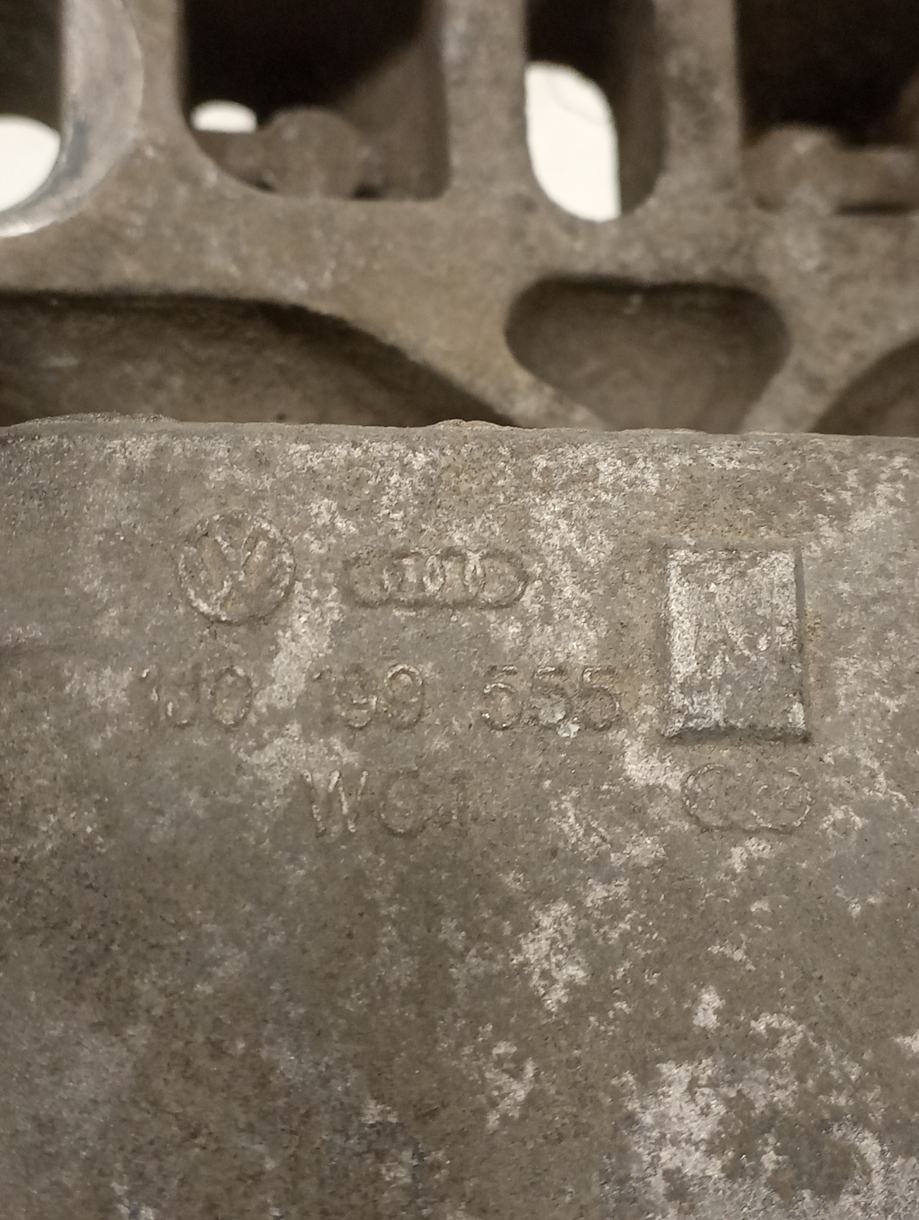 Apoio da caixa de velocidades VOLKSWAGEN GOLF IV (1J1) | 97 - 07 Imagem-1