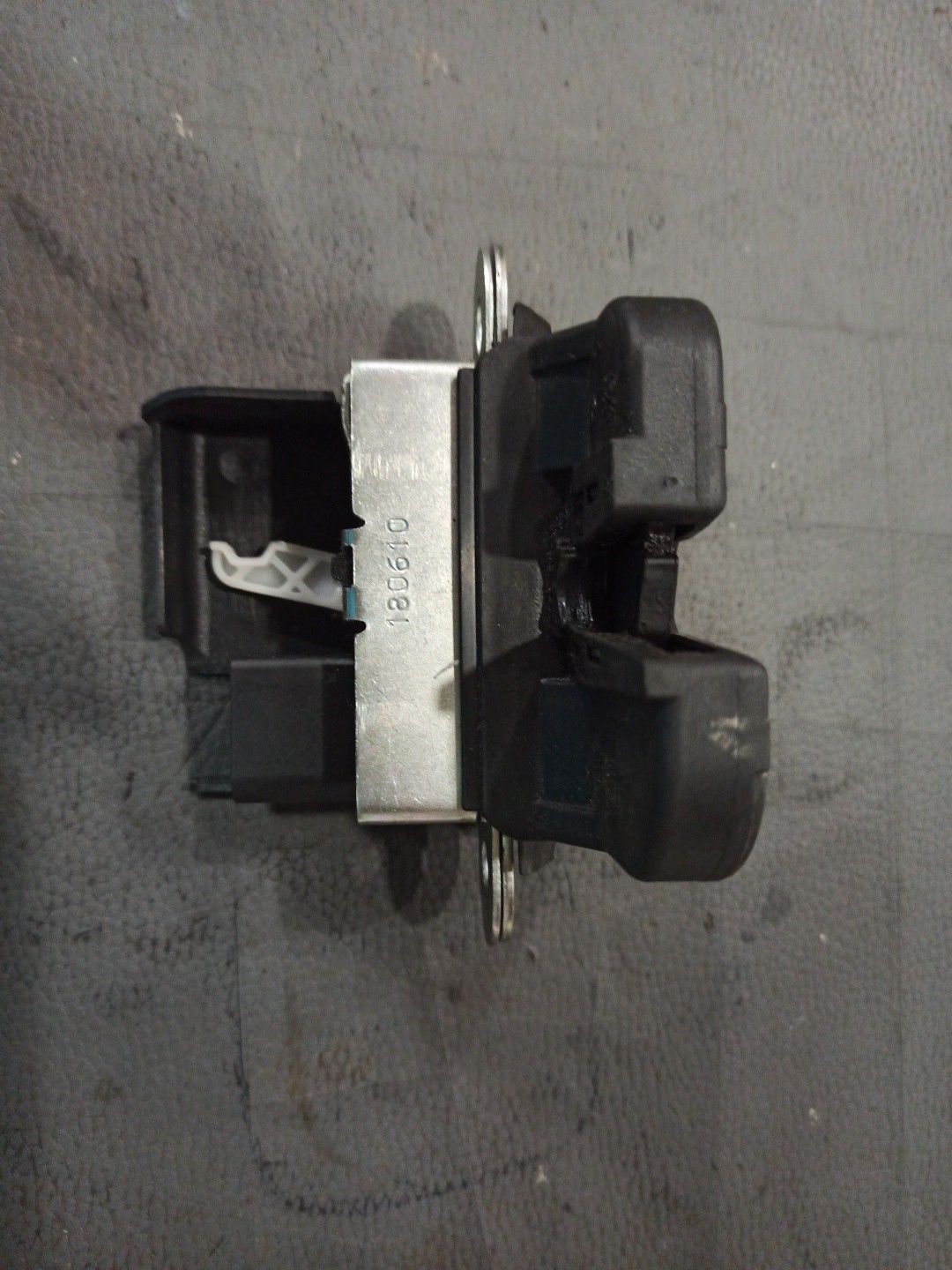 Fecho da Mala VOLKSWAGEN POLO (6R1, 6C1) | 09 - 