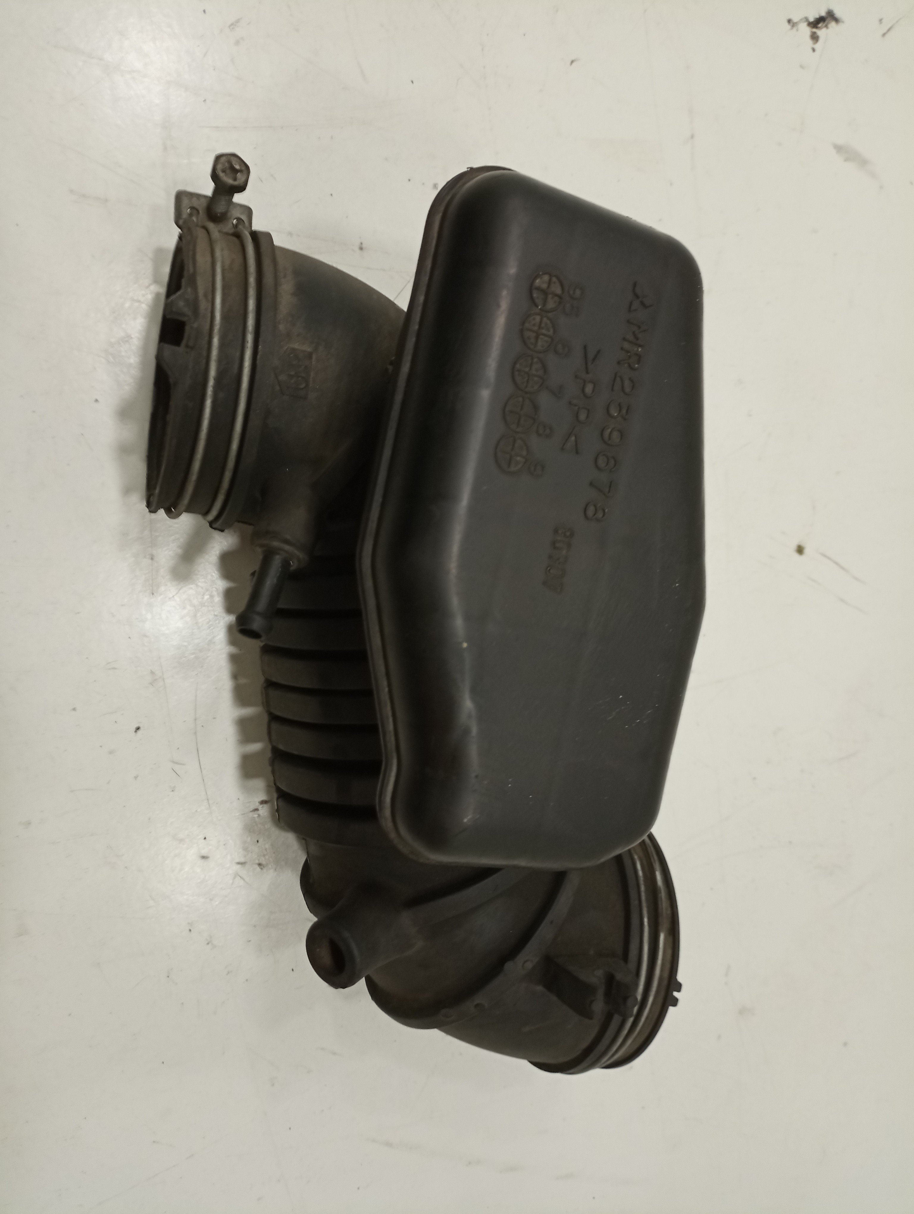 Ressonador de caixa de filtro de ar MITSUBISHI LANCER VI (CJ_, CP_) | 95 - 03 Imagem-4