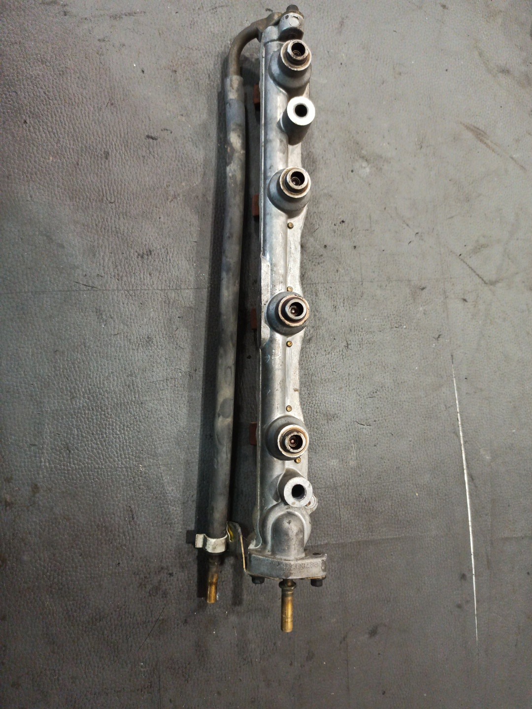 Regua de injeção FORD FIESTA IV (JA_, JB_) | 95 - 02 Imagem-1