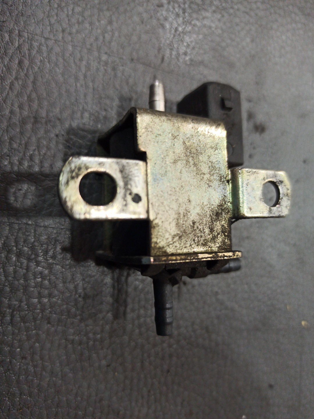 Válvula reg da pressão de sobrealimentação AUDI A6 (4A2, C4) | 94 - 97 Imagem-1