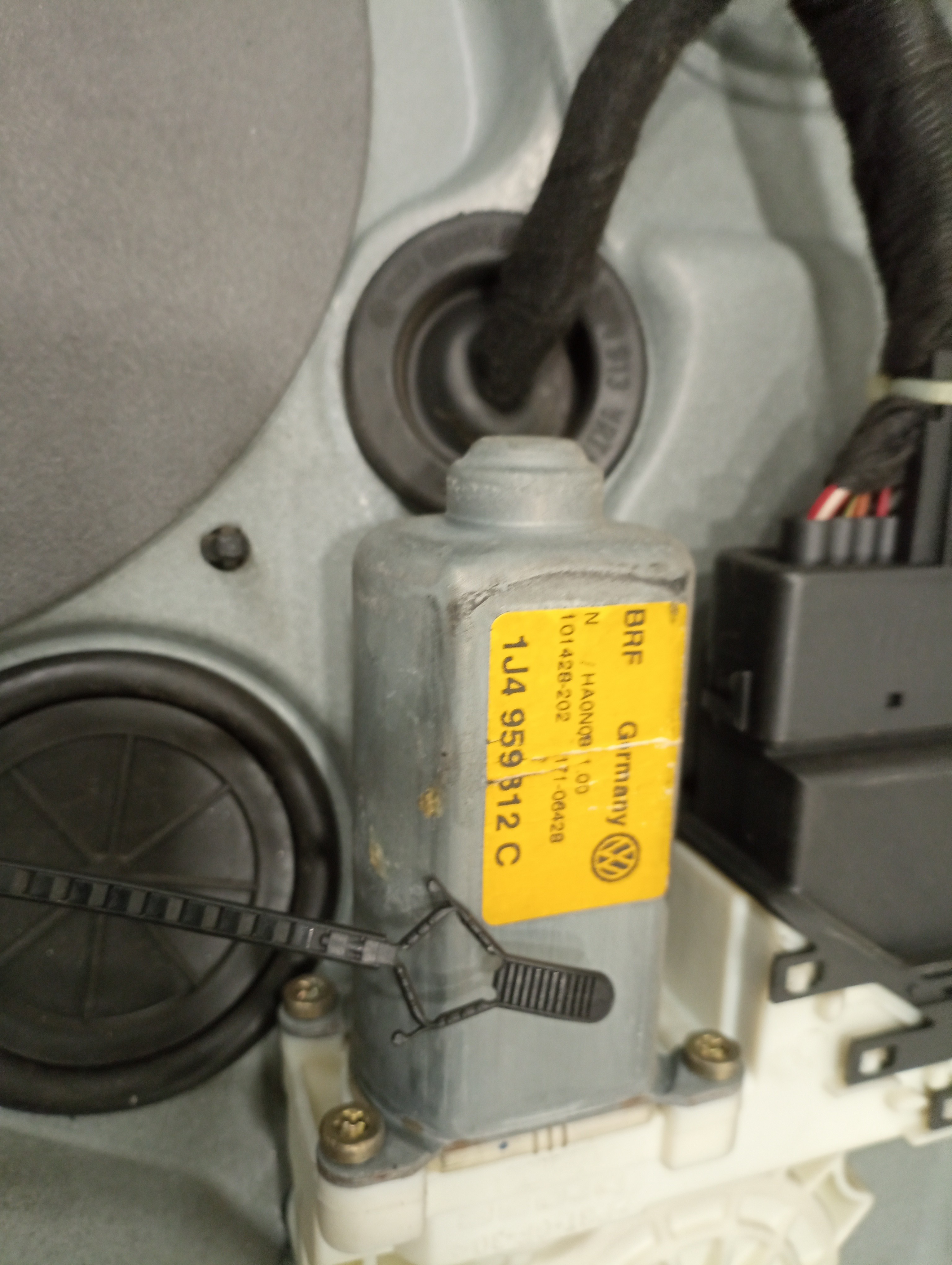 Motor e elevador de vidro trás direito VOLKSWAGEN GOLF IV (1J1) | 97 - 07 Imagem-1