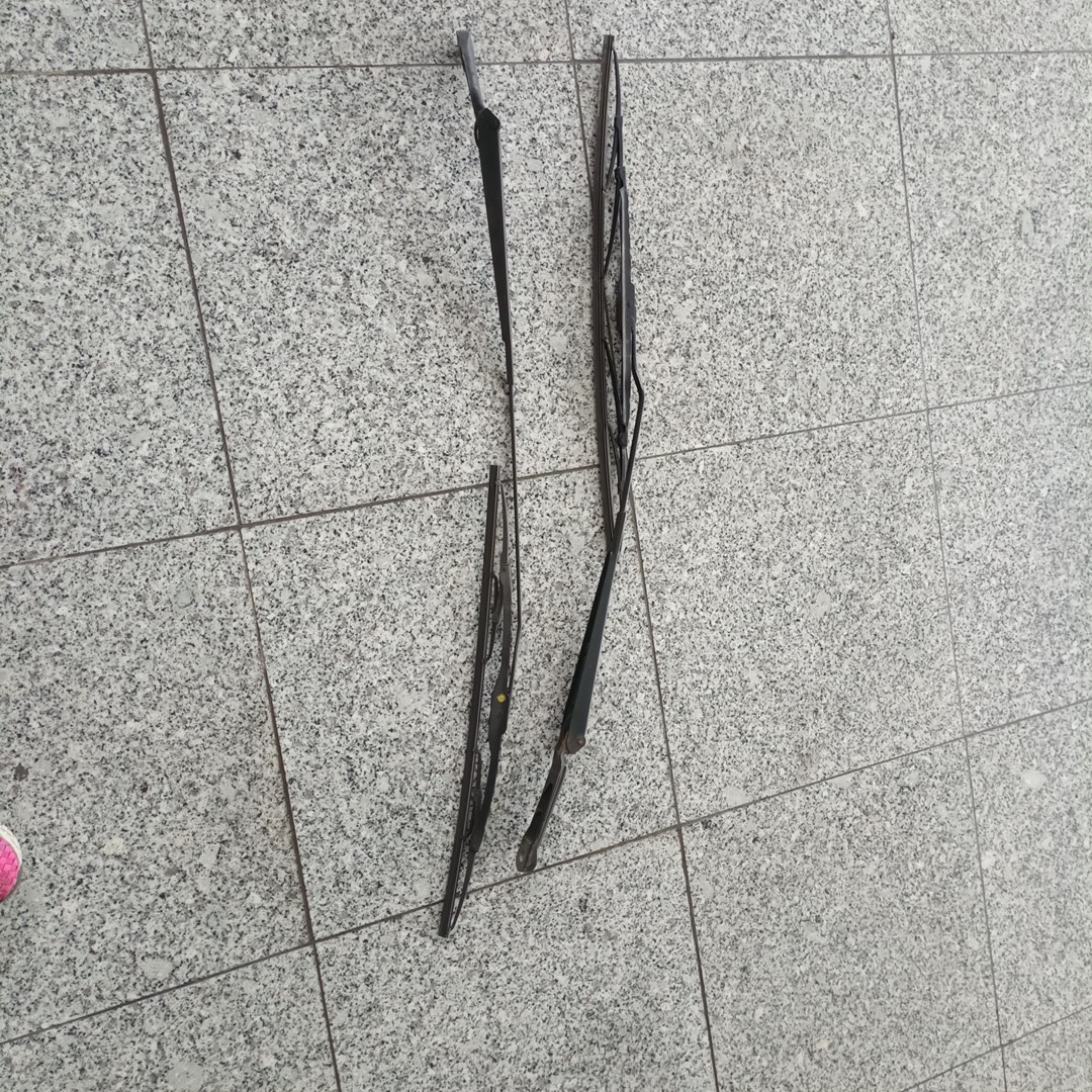 Braços das escovas frente VOLKSWAGEN BORA (1J2) | 98 - 13