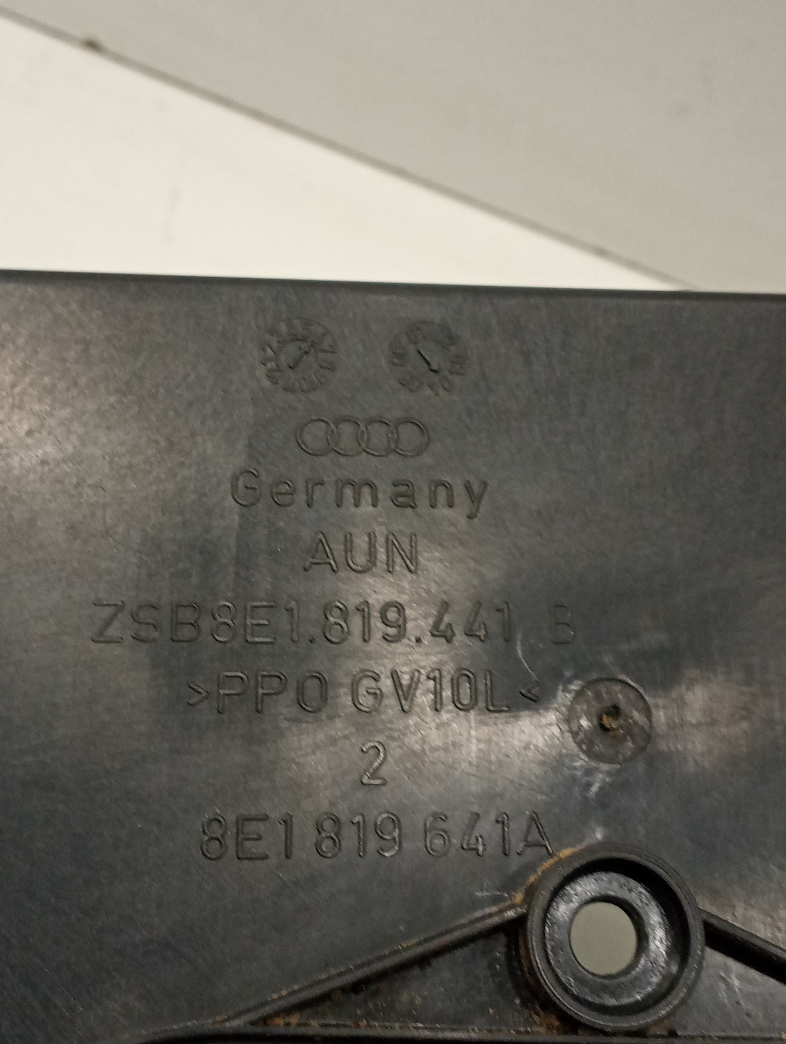 Caixa de filtro do habitáculo AUDI A4 Avant (8E5, B6) | 00 - 05 Imagem-1