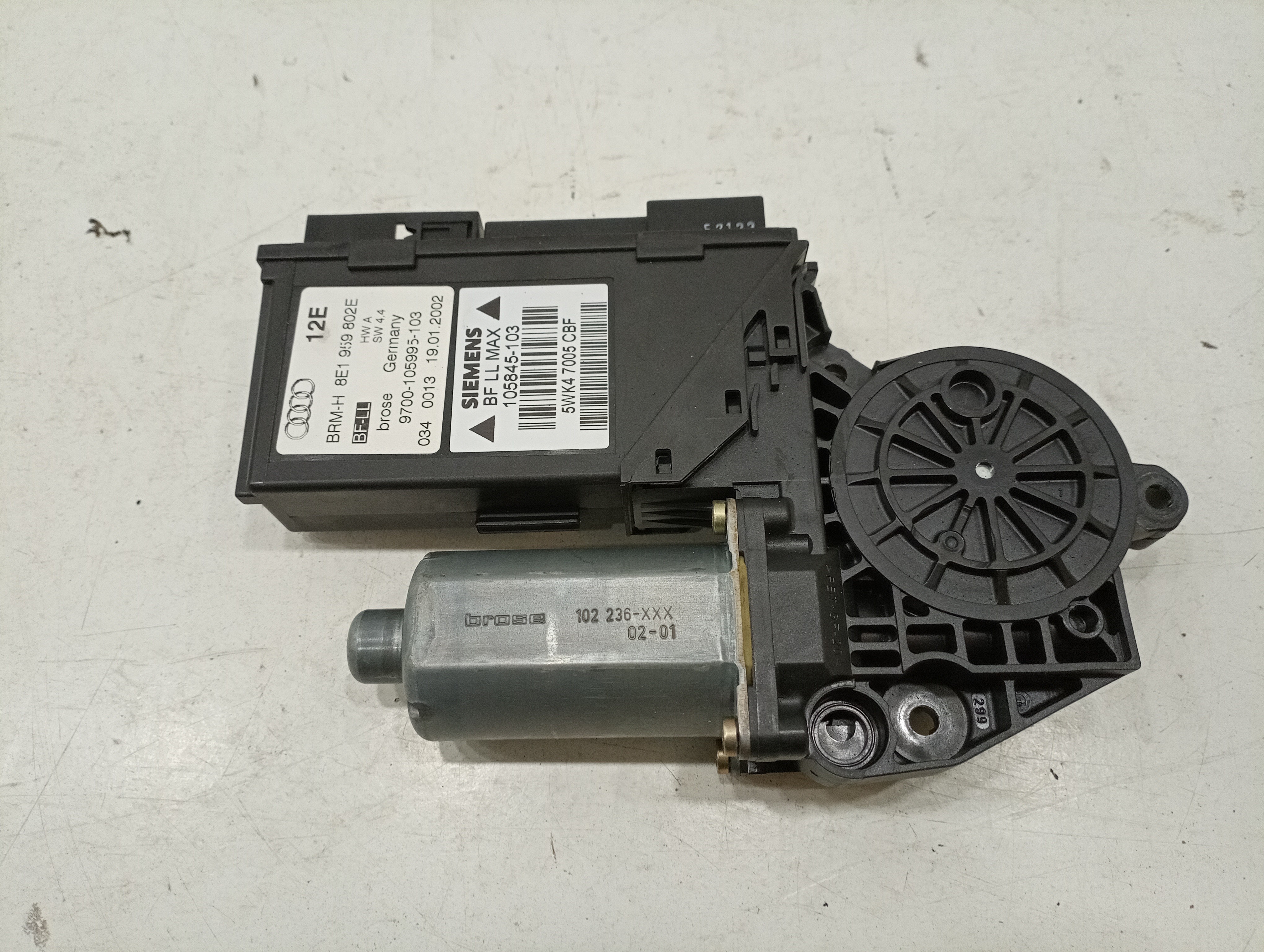 Motor de vidro frente direito AUDI A4 Avant (8E5, B6) | 00 - 05