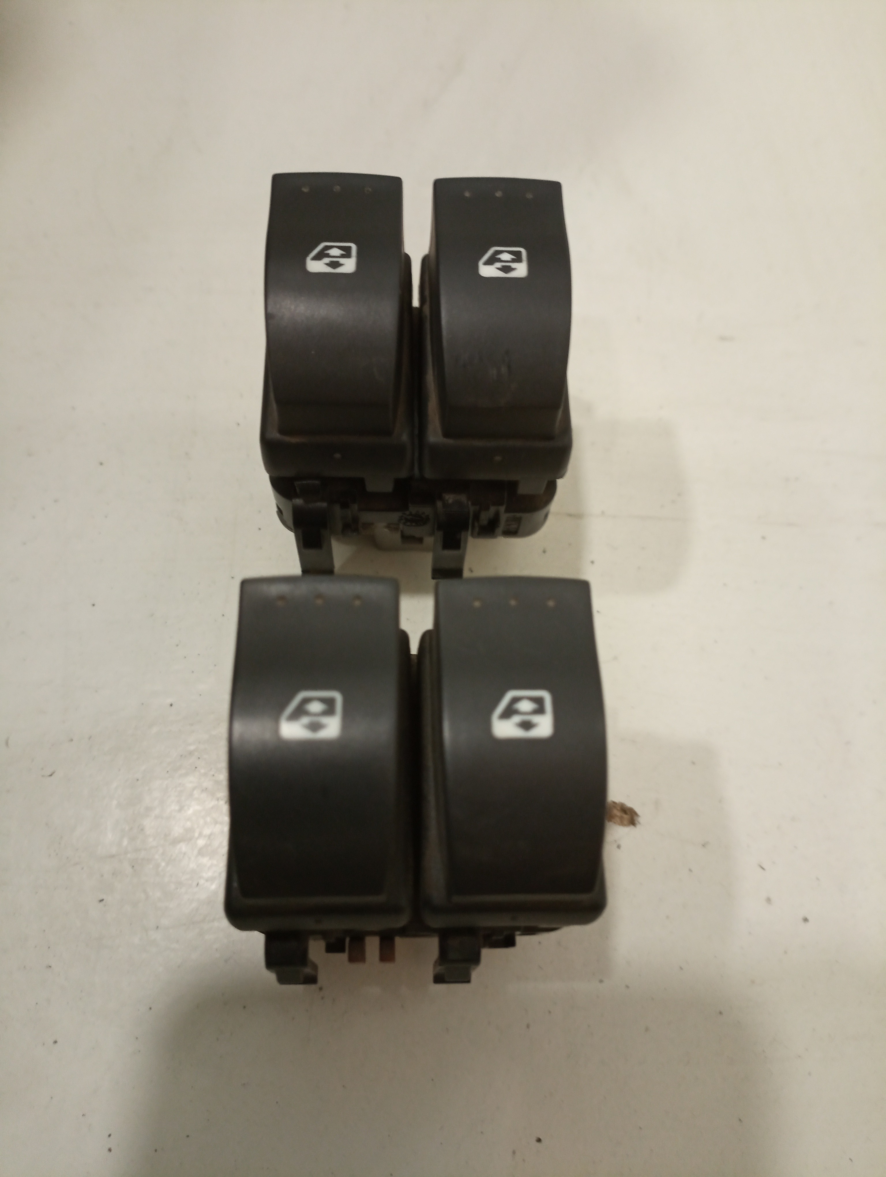 Comutador de vidro frente esquerdo RENAULT SCÉNIC II (JM0/1_) | 03 - 10