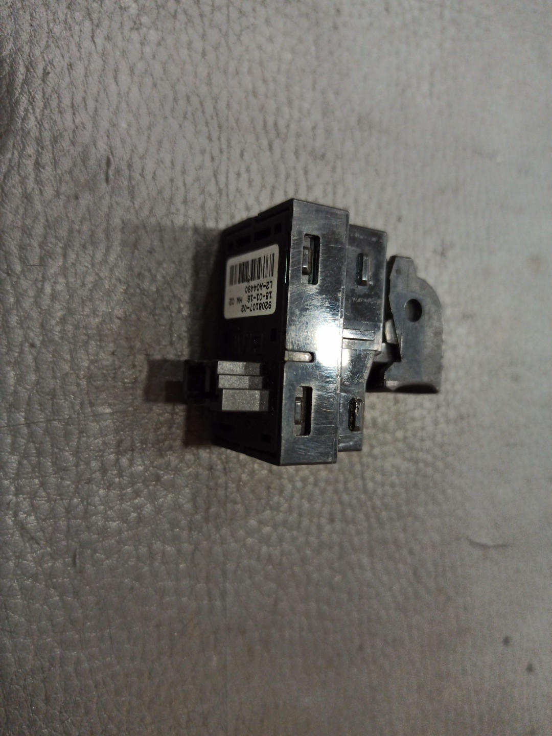 Comutador de vidro frente esquerdo BMW 1 (F21) | 11 -  Imagem-3