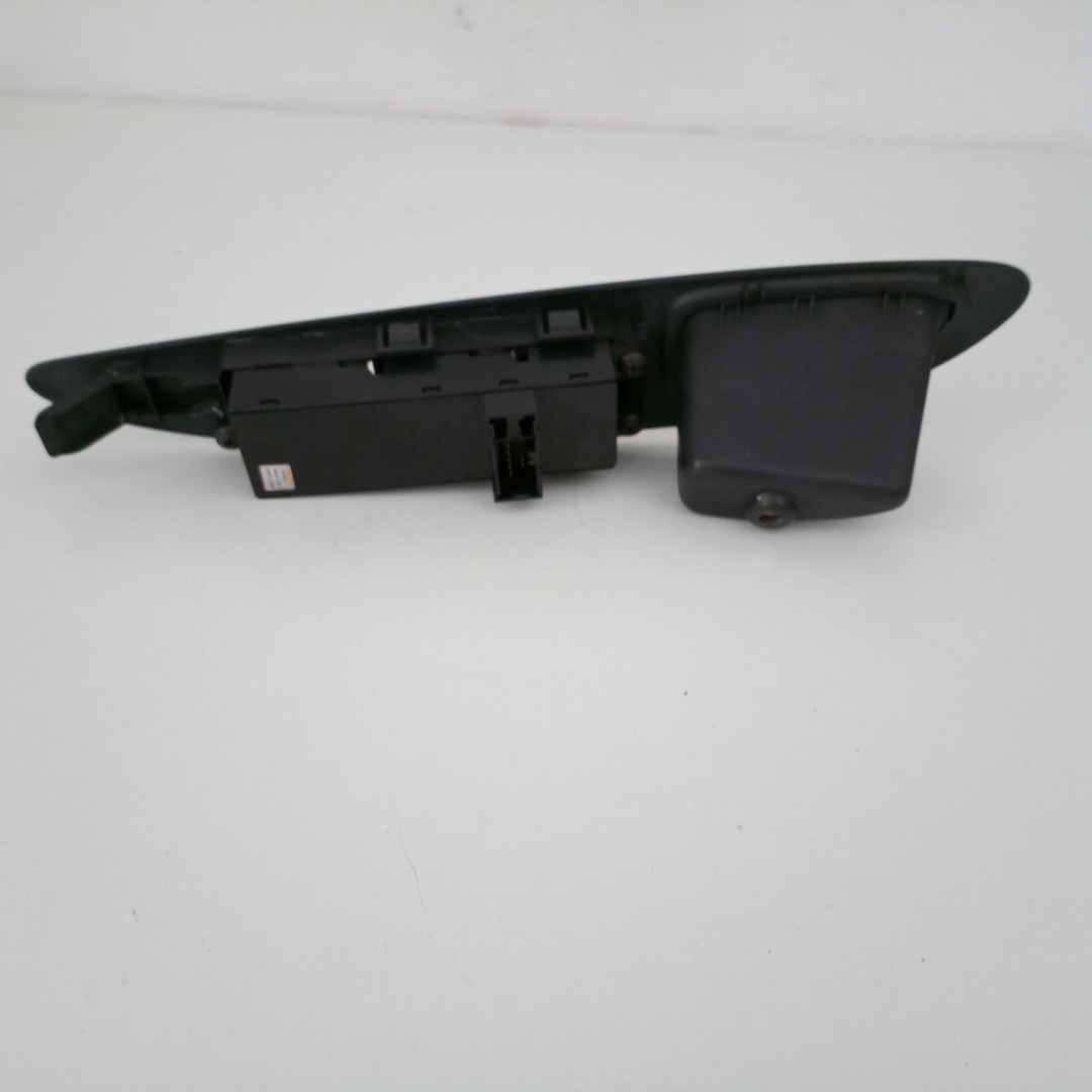 Comutador de vidro frente esquerdo NISSAN PRIMERA (P12) | 02 -  Imagem-3