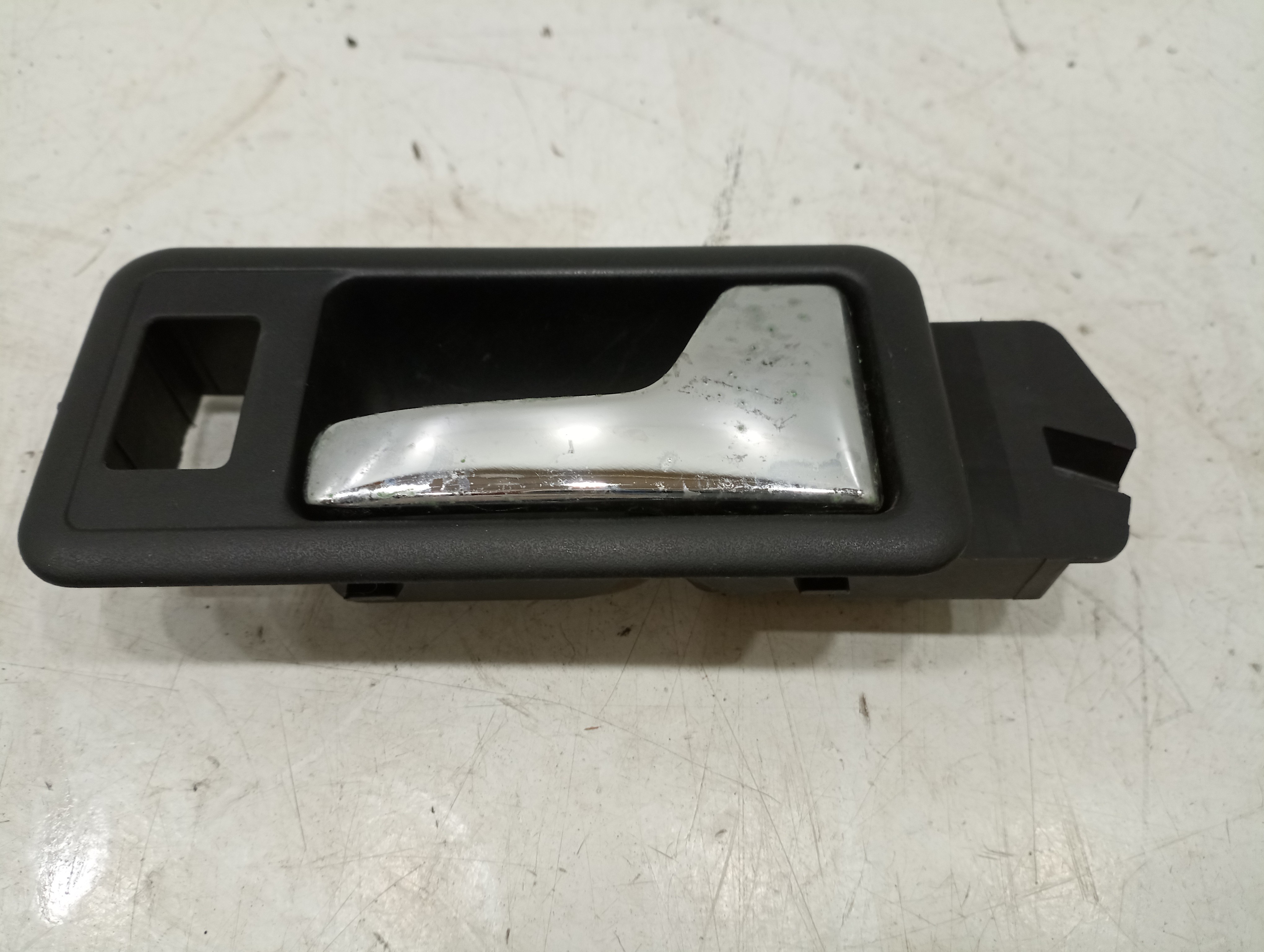 Puxador interior de porta traseira direita AUDI 80 (8C2, B4) | 91 - 95