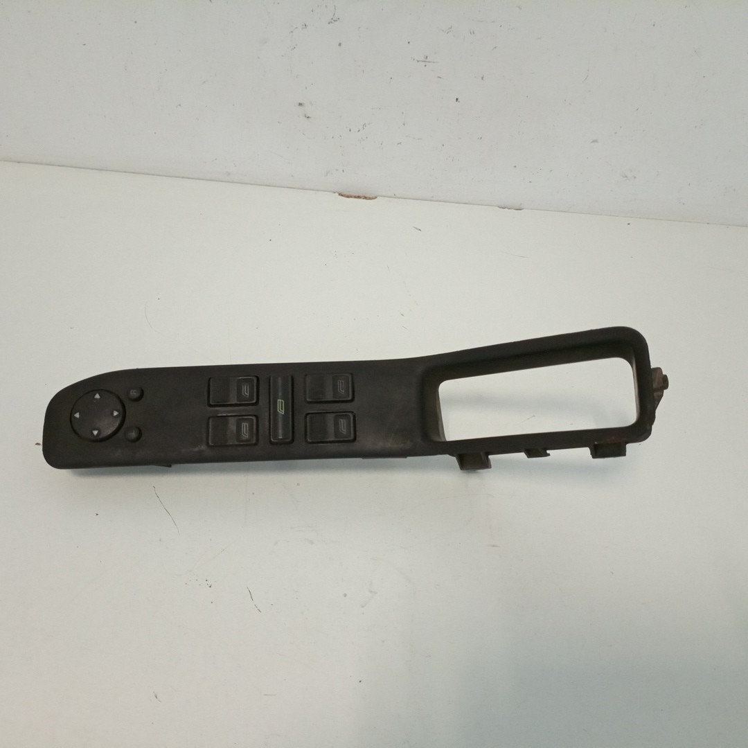 Comutador de vidro frente esquerdo AUDI 90 (89, 89Q, 8A, B3) | 87 - 91