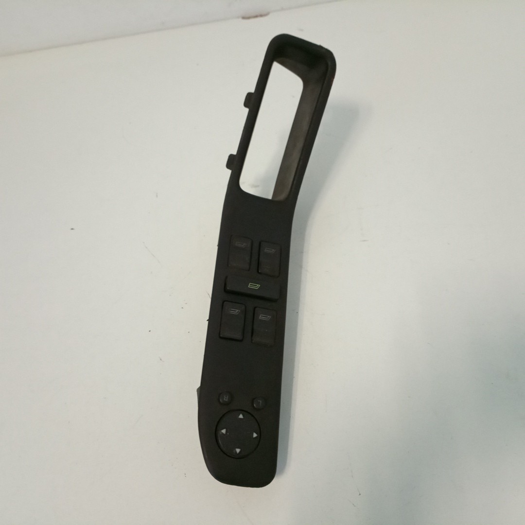 Comutador de vidro frente esquerdo AUDI 90 (89, 89Q, 8A, B3) | 87 - 91 Imagem-4