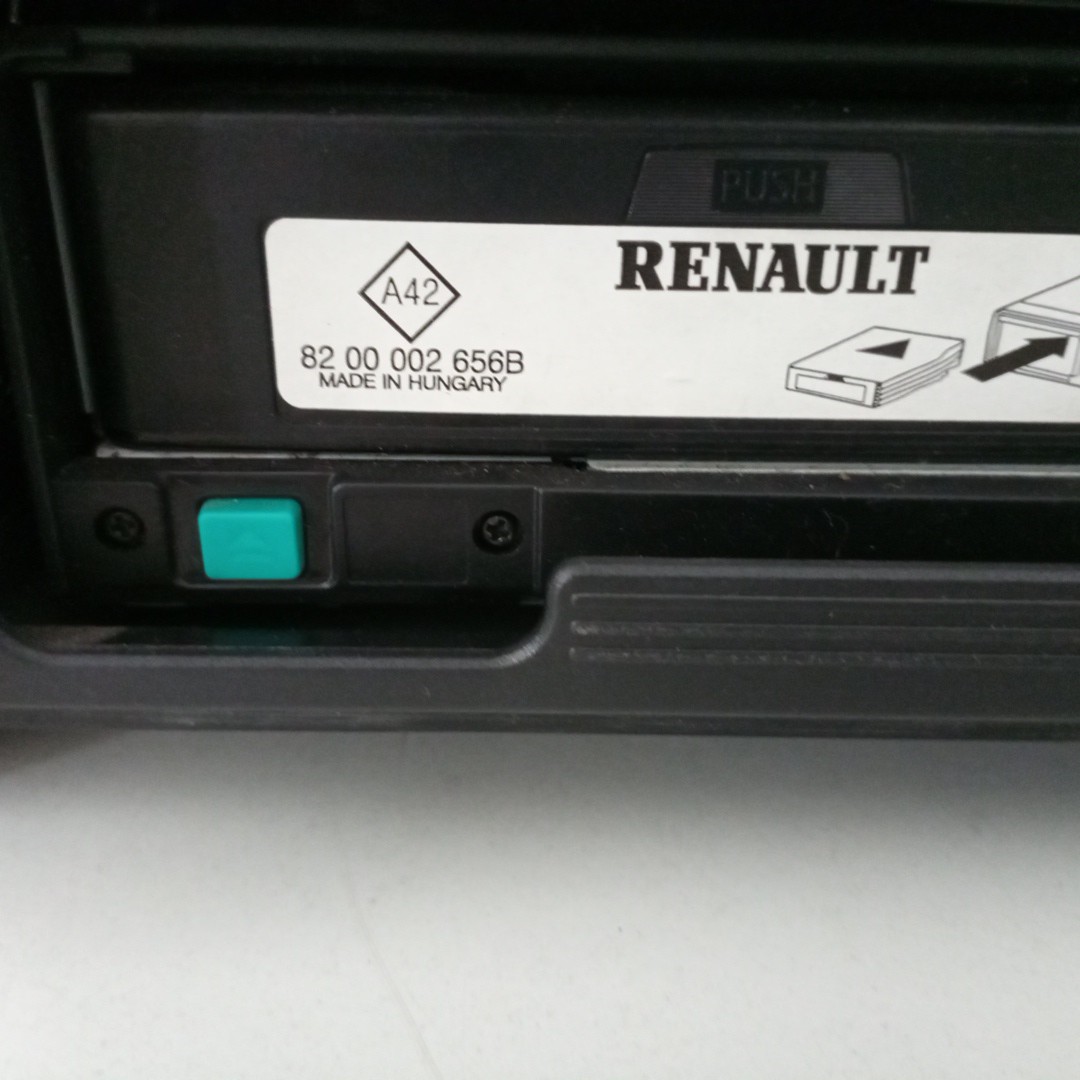 Caixa de CDs RENAULT LAGUNA II (BG0/1_) | 01 - 07 Imagem-1