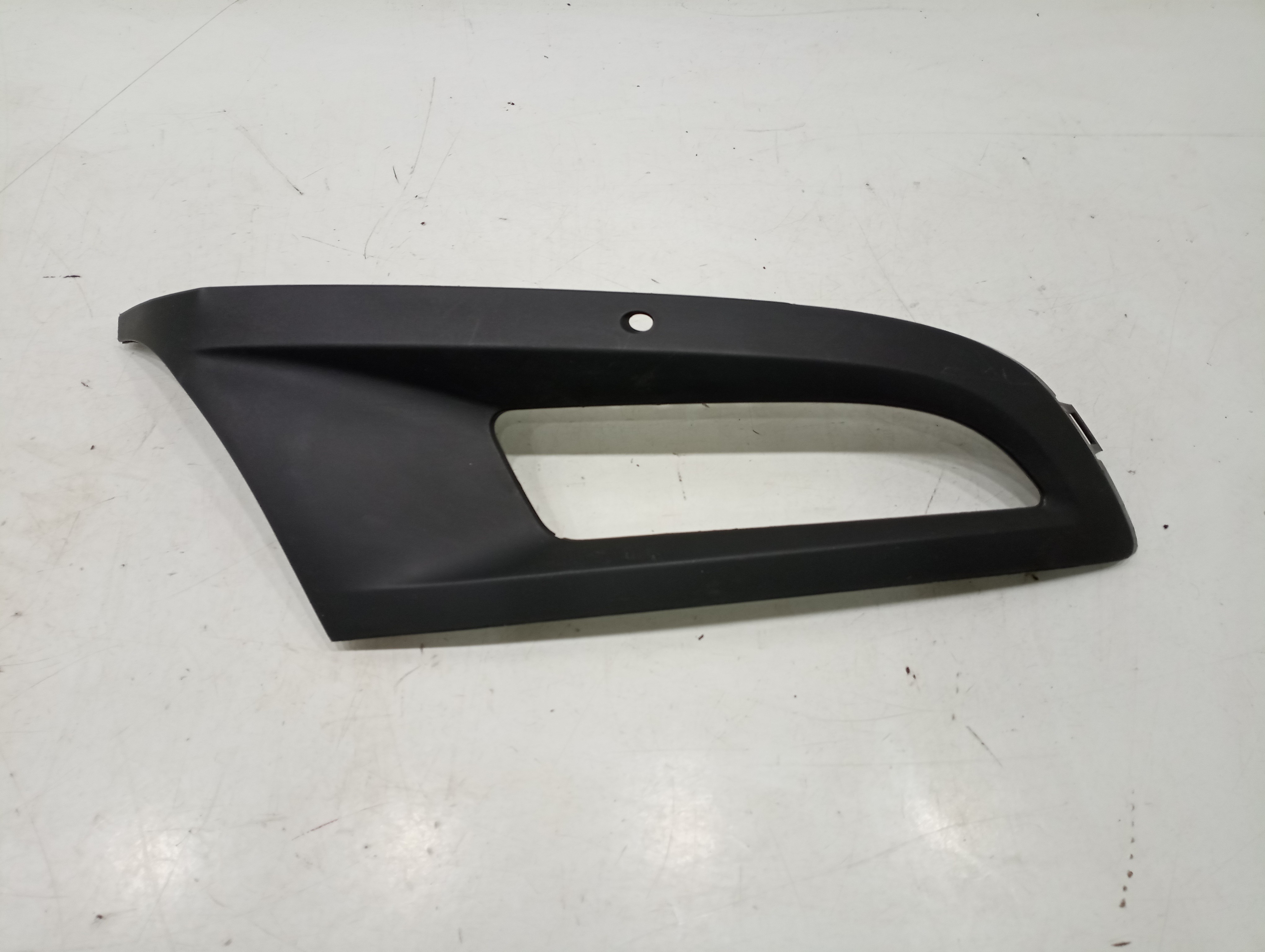 Acabamento de Para-Choques VOLKSWAGEN POLO (6R1, 6C1) | 09 -  Imagem-3