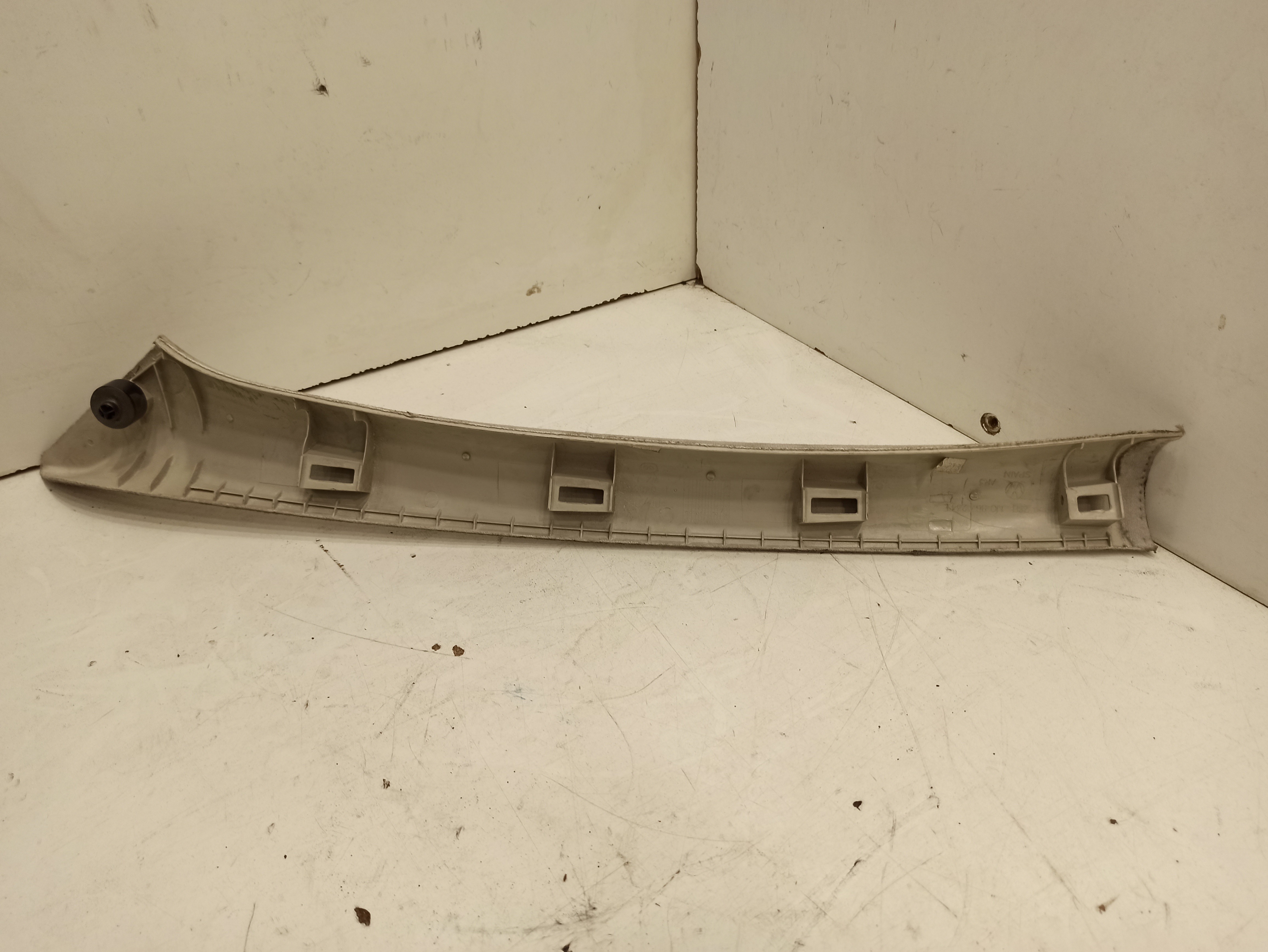 Moldura de pilar A VOLKSWAGEN GOLF IV (1J1) | 97 - 07 Imagem-1