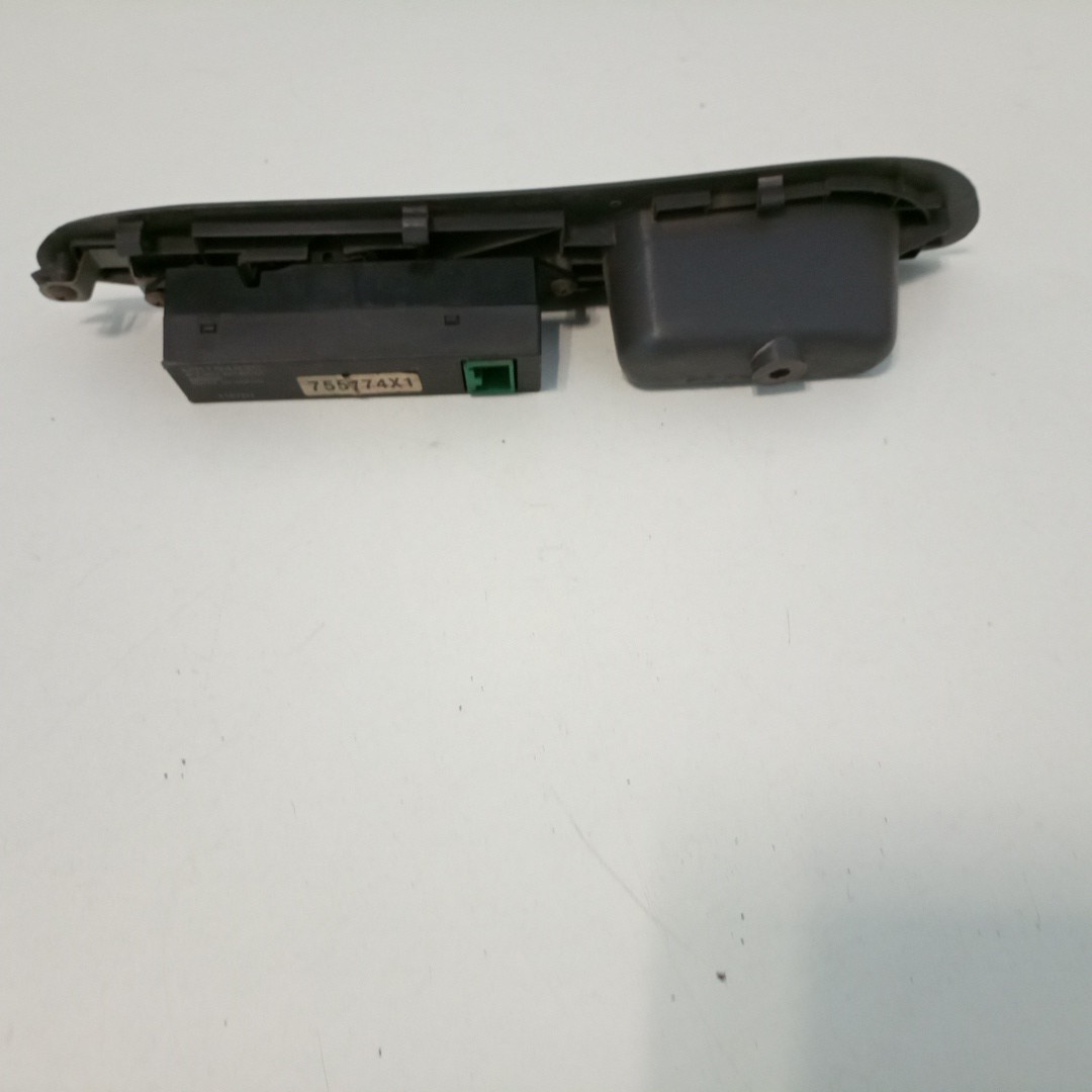 Comutador de vidro frente direito MITSUBISHI COLT V (CJ_, CP_) | 95 - 04 Imagem-1