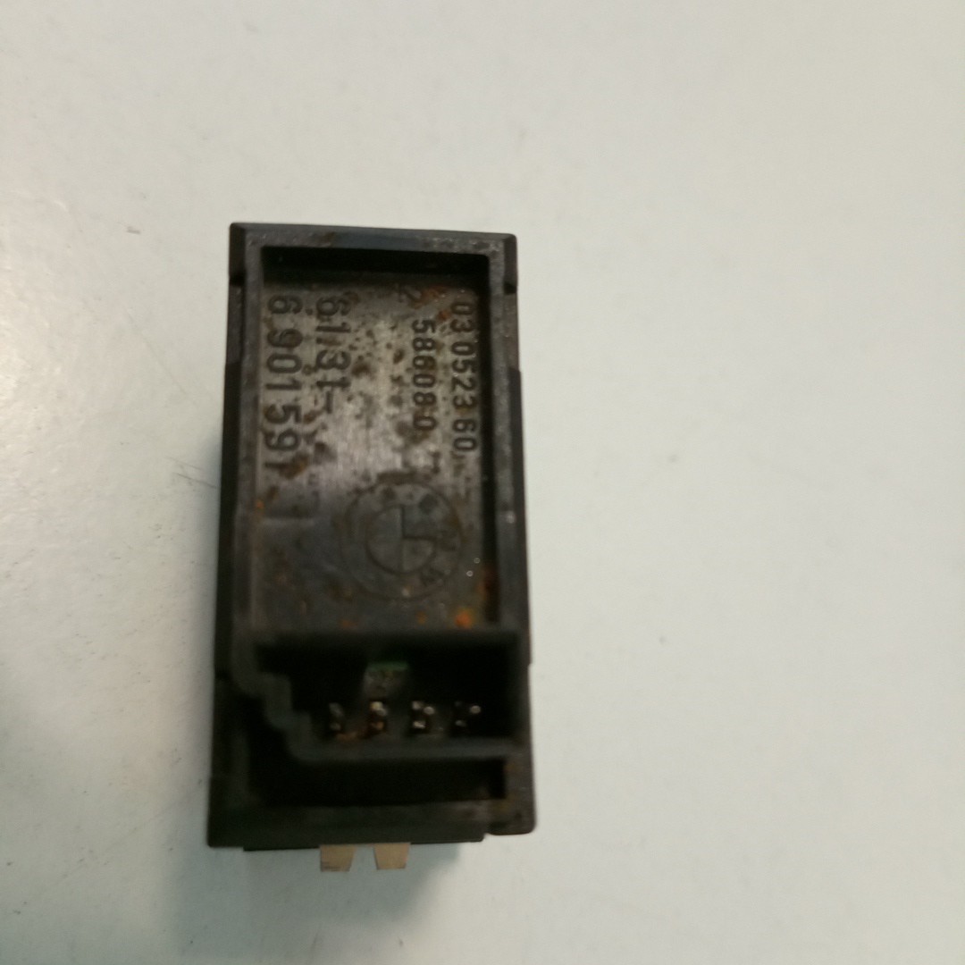 Botão de controlo de tração BMW 5 (E39) | 95 - 03 Imagem-2