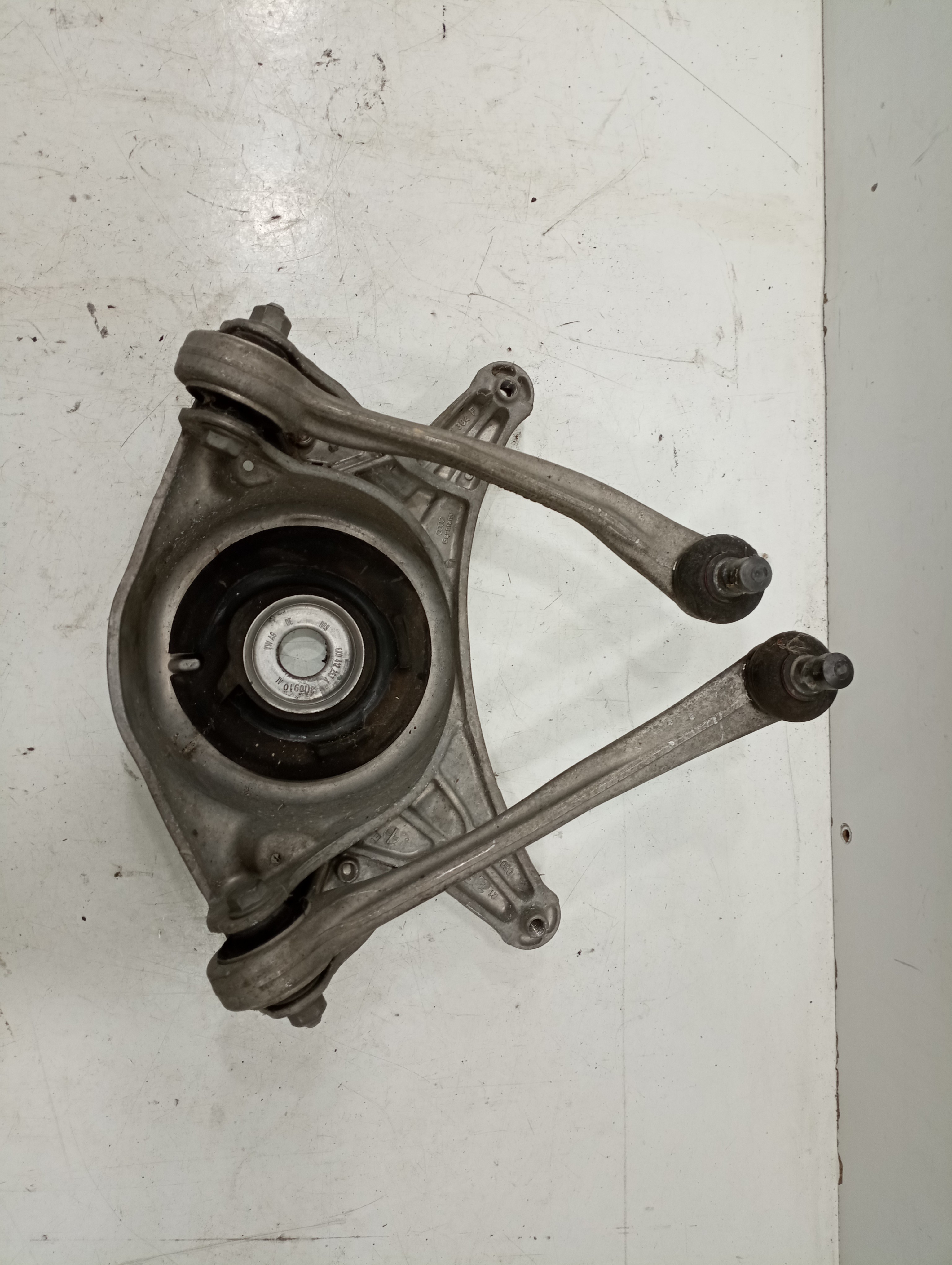 Braço de Suspensão da Roda Frente Direita AUDI A4 (8K2, B8) | 07 - 15 Imagem-1