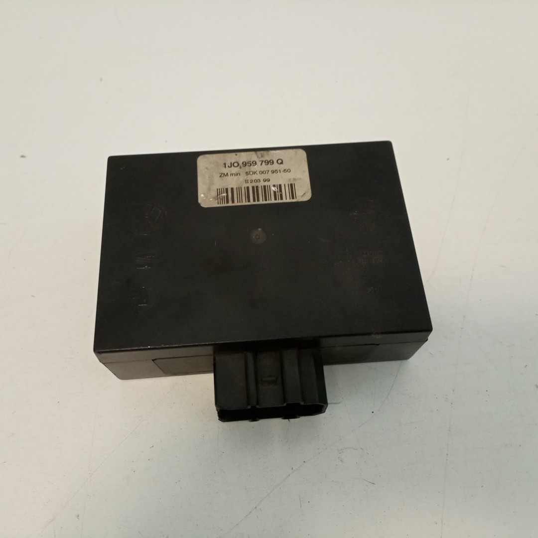 Módulo eletrónico VOLKSWAGEN GOLF IV (1J1) | 97 - 07