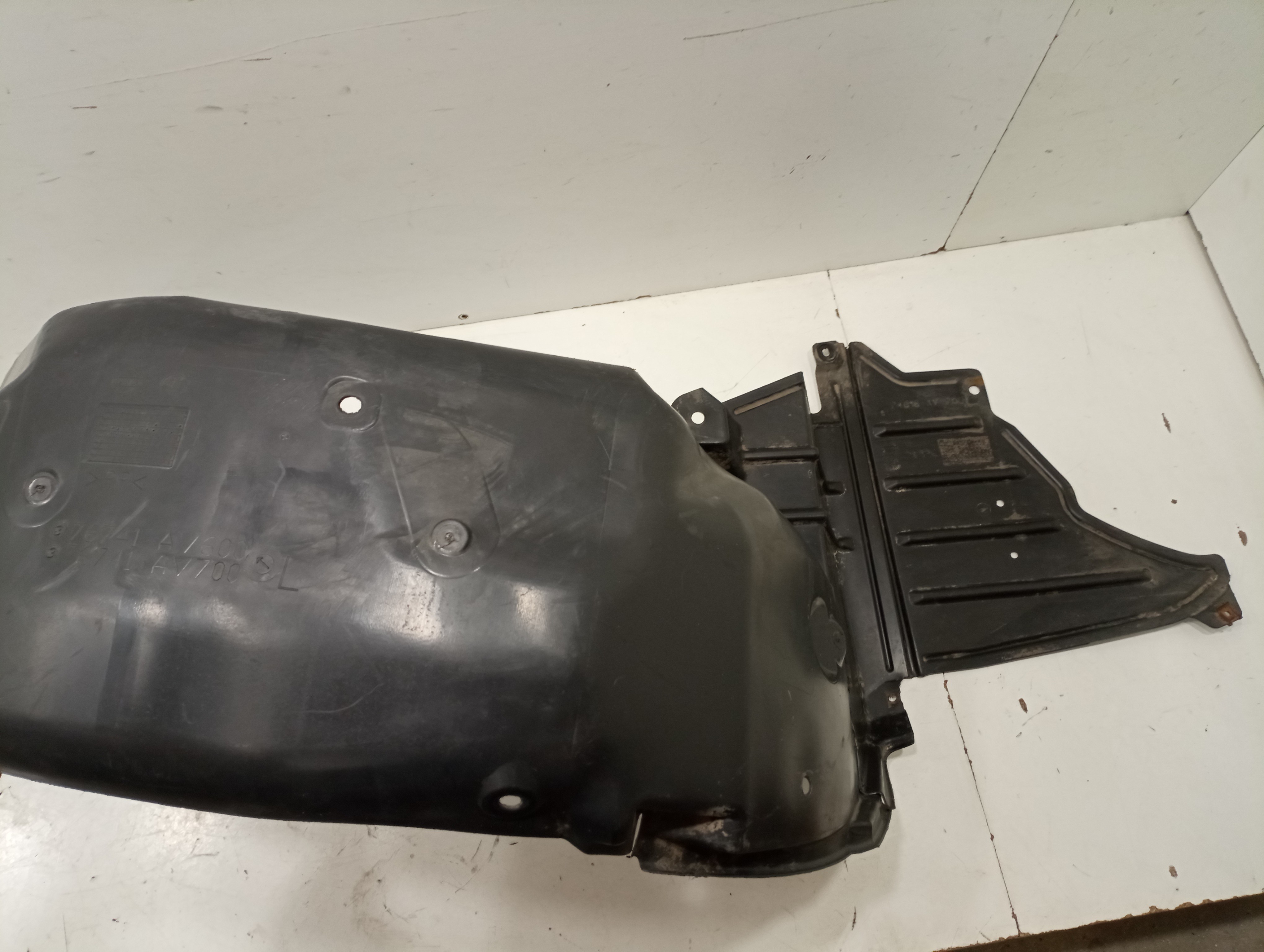 Cava de Roda Traseira Esquerda NISSAN PRIMERA (P12) | 02 -  Imagem-3