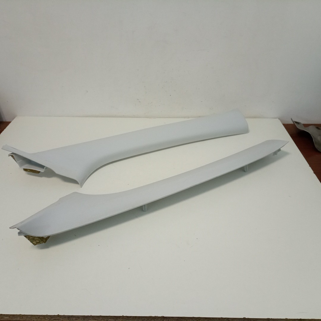 Moldura de pilar A PEUGEOT 208 I (CA_, CC_) | 12 - 