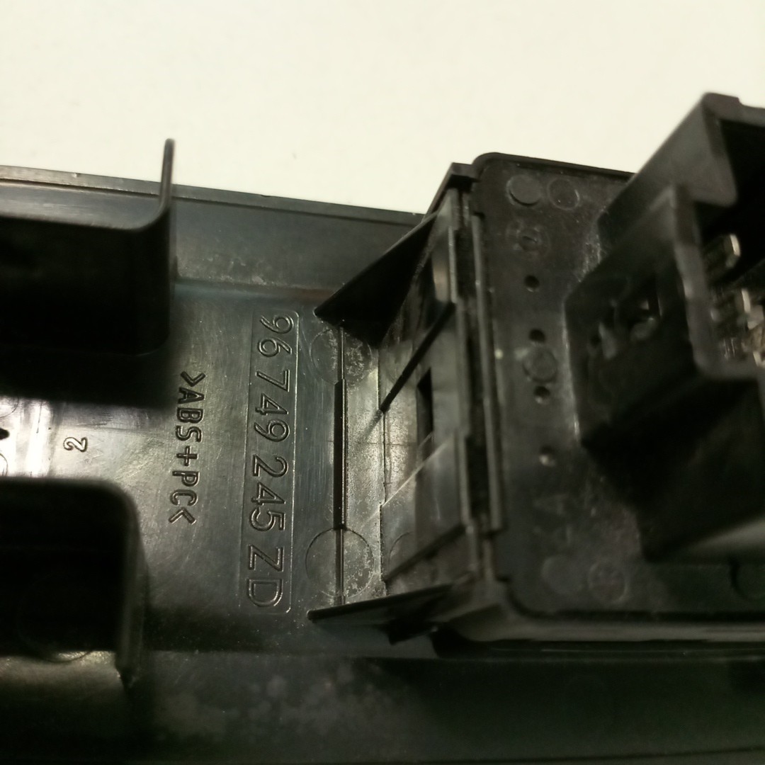 Comutador de vidro frente esquerdo PEUGEOT 208 I (CA_, CC_) | 12 -  Imagem-3