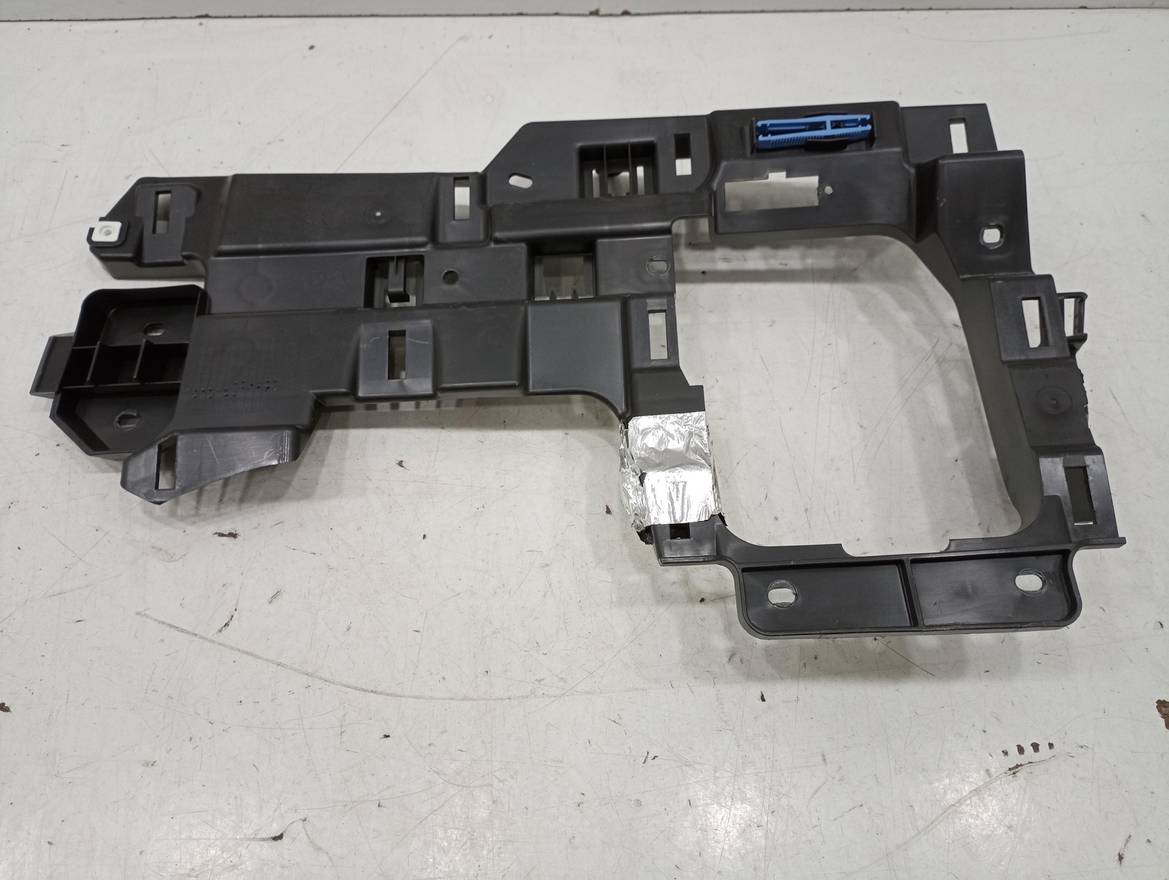 Acabamento Interior PEUGEOT PARTNER Caixa (K9) | 18 - 