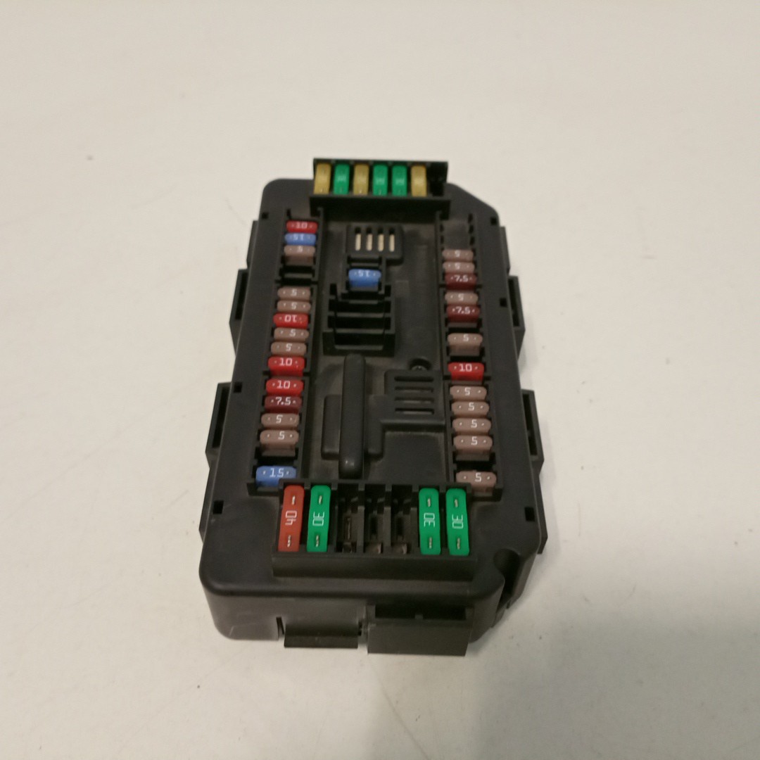 Caixa de Fusíveis BMW 1 (F20) | 11 - 19 Imagem-4