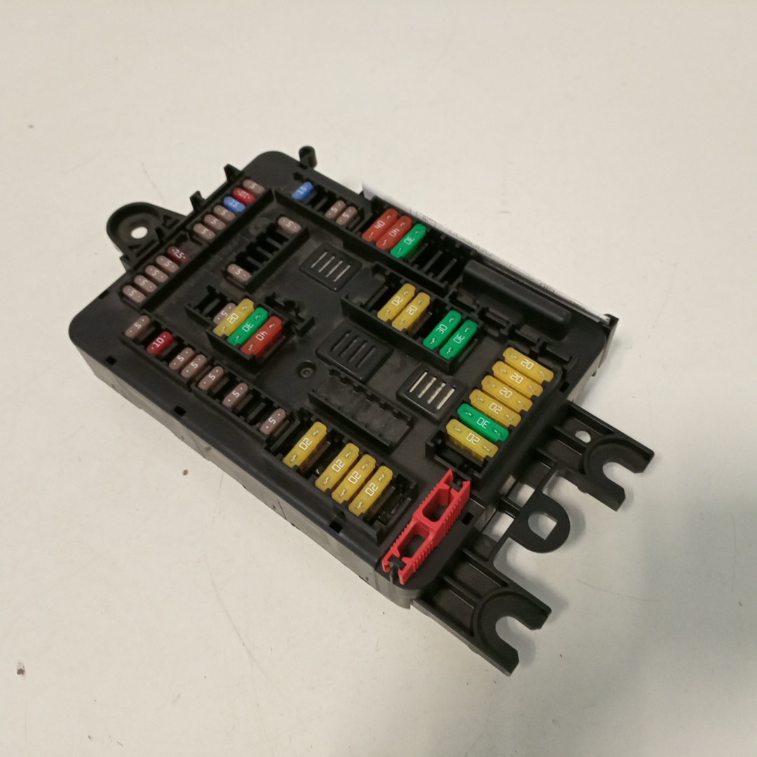 Caixa de Fusíveis BMW 1 (F20) | 11 - 19 Imagem-4