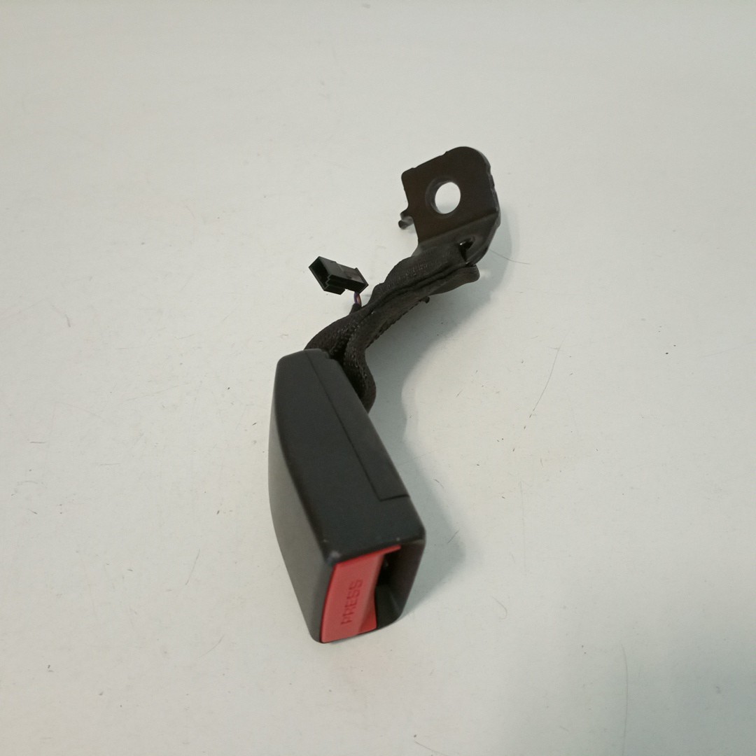 Encaixe cinto traseiro BMW 1 (F20) | 11 - 19