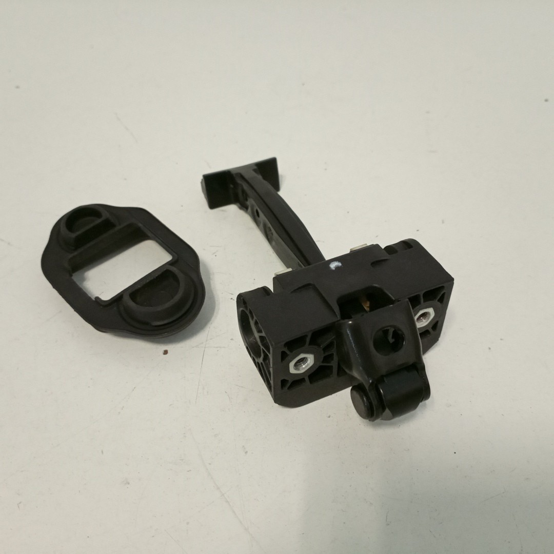 Esticador  / Limitador de porta BMW 1 (F20) | 11 - 19 Imagem-1