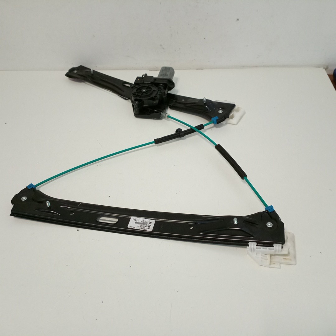 Elevador Frente Direito Manual BMW 1 (F20) | 11 - 19 Imagem-1