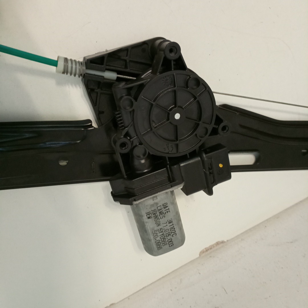 Elevador Frente Direito Manual BMW 1 (F20) | 11 - 19 Imagem-2