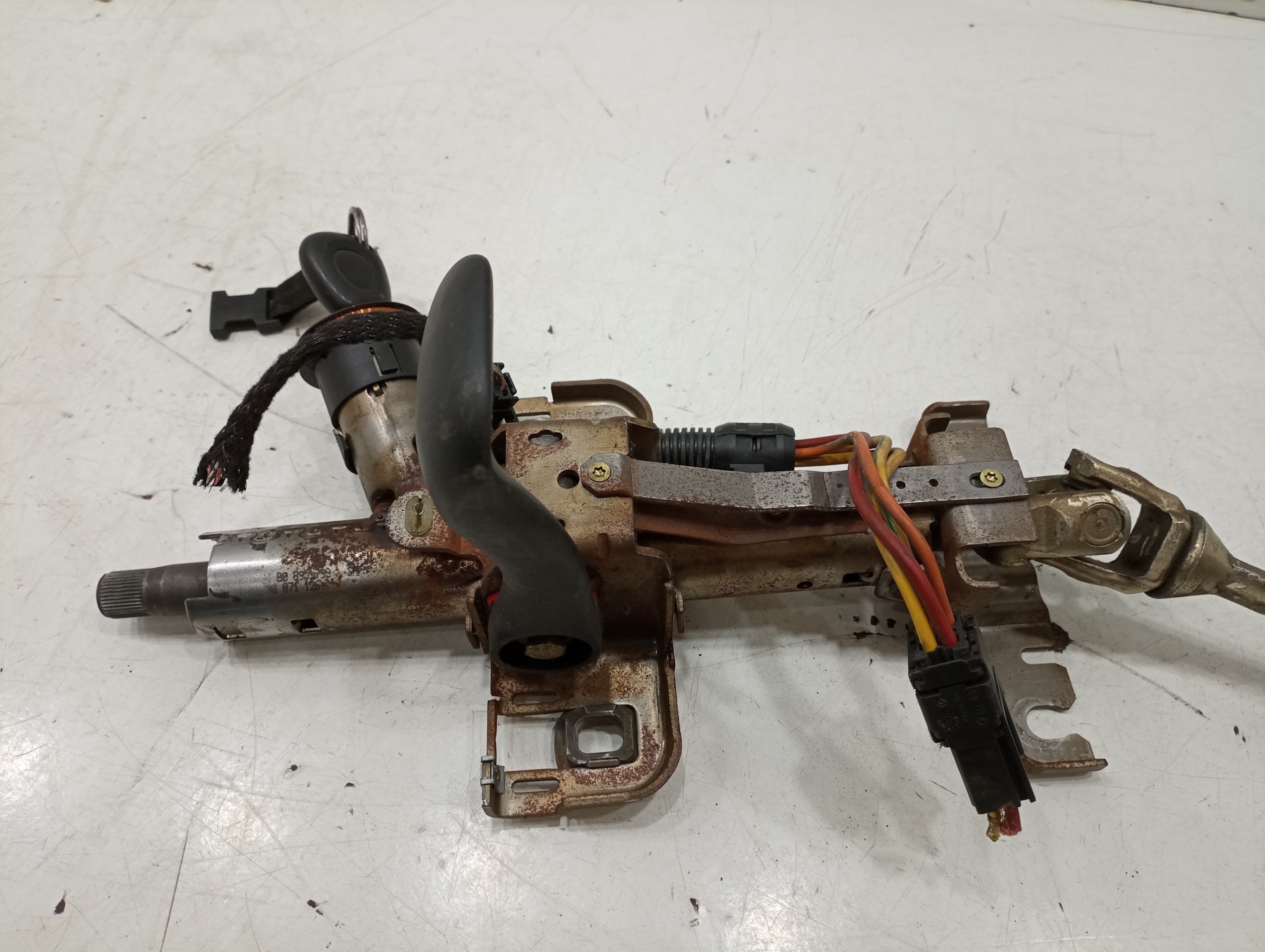 Coluna de direção com canhão de ignição RENAULT MEGANE I Coach (DA0/1_) | 96 - 03 Imagem-1