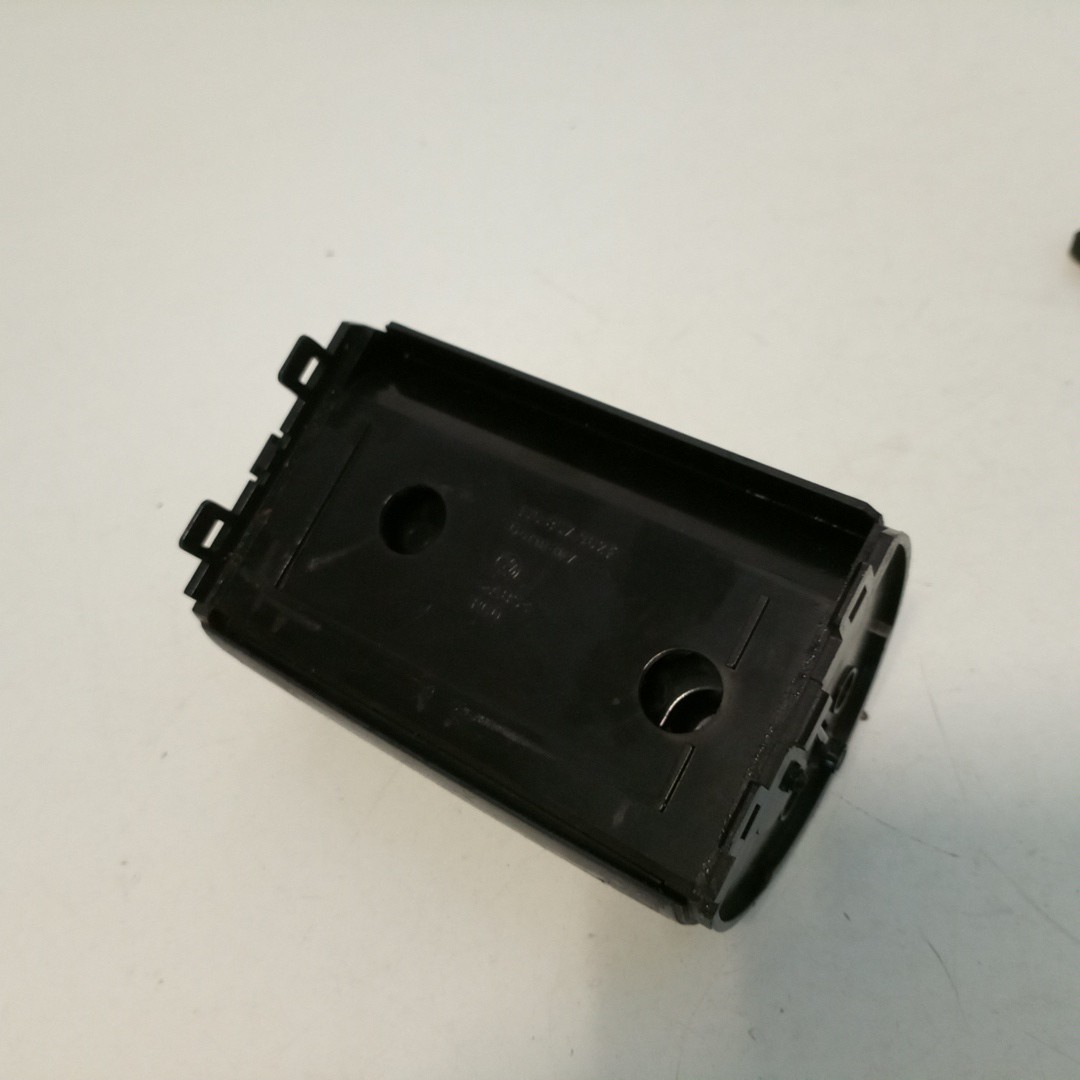 Cinzeiro VOLKSWAGEN GOLF IV (1J1) | 97 - 07 Imagem-2