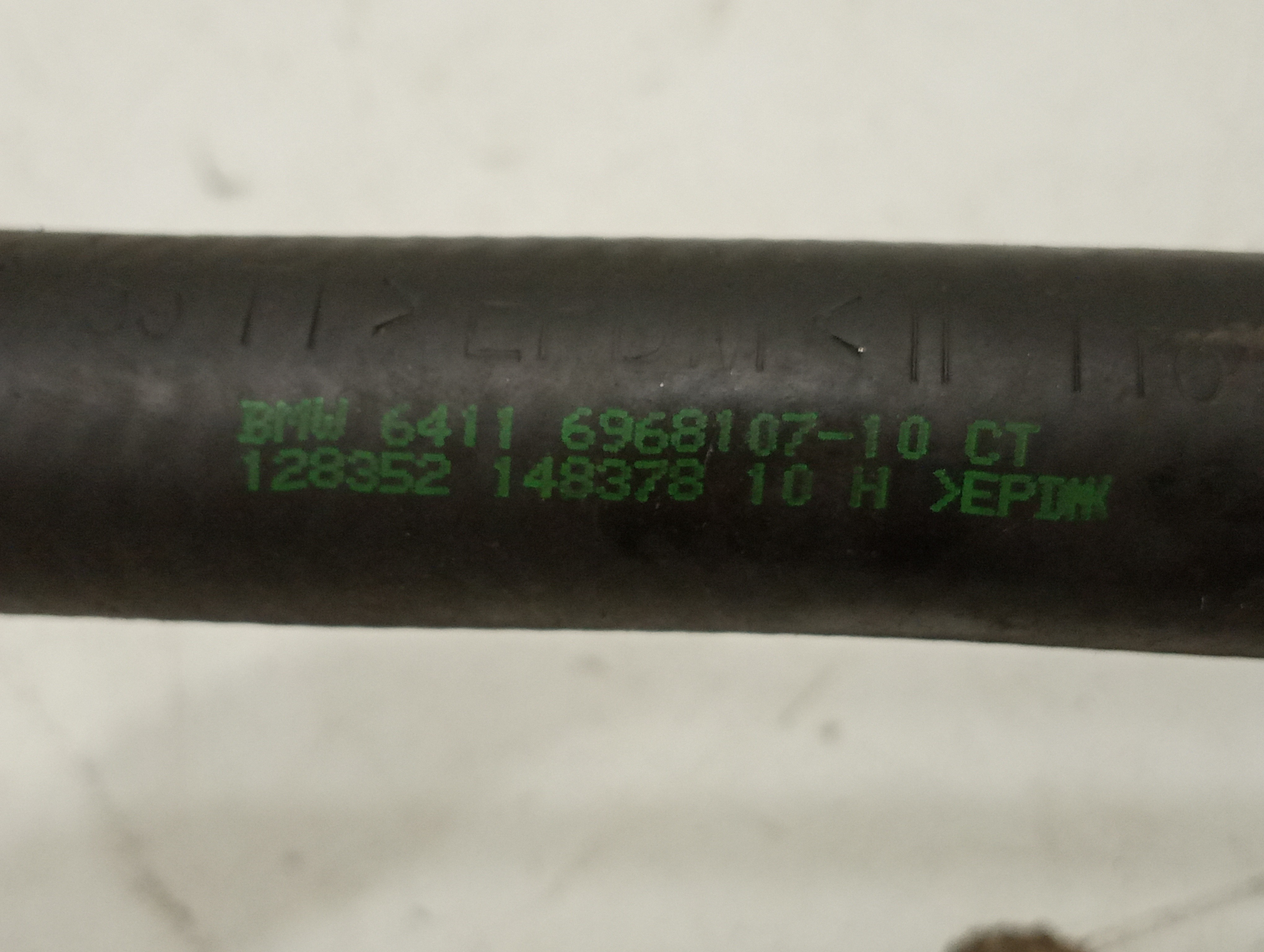 Tubo de Água BMW X6 (E71, E72) | 07 - 14 Imagem-1