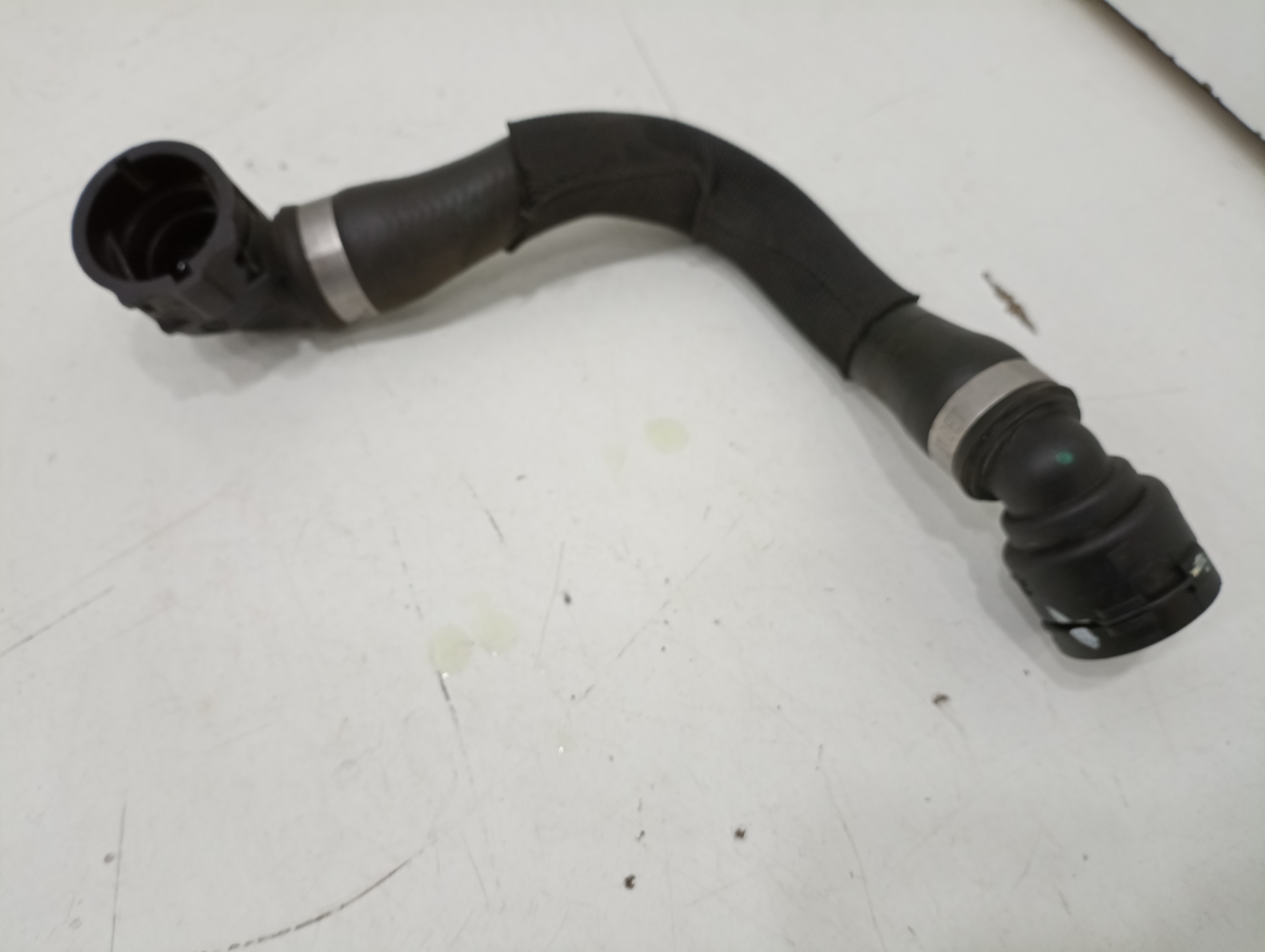 Tubo de Água BMW X6 (E71, E72) | 07 - 14 Imagem-1