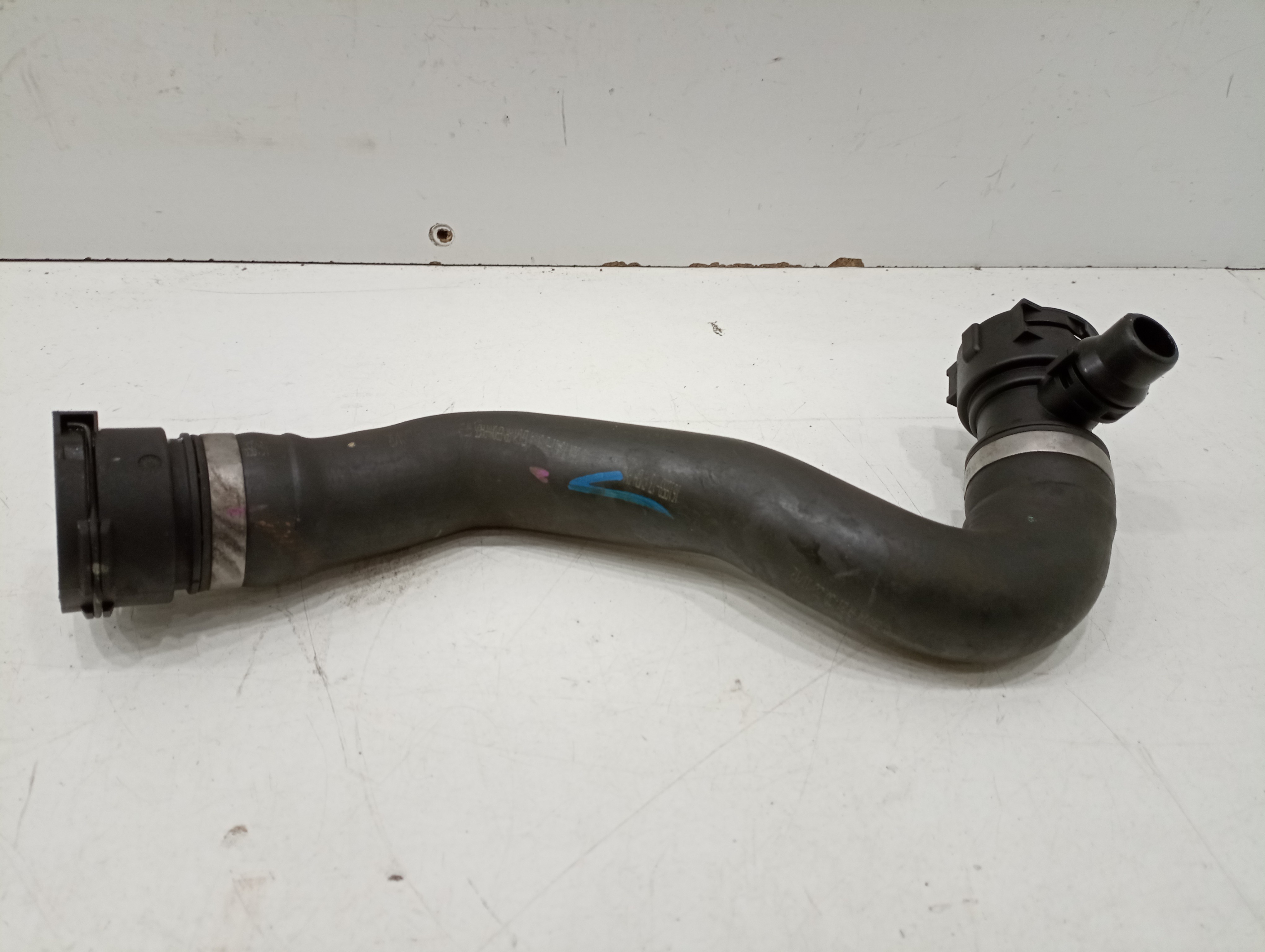 Tubo de Água BMW X6 (E71, E72) | 07 - 14 Imagem-1