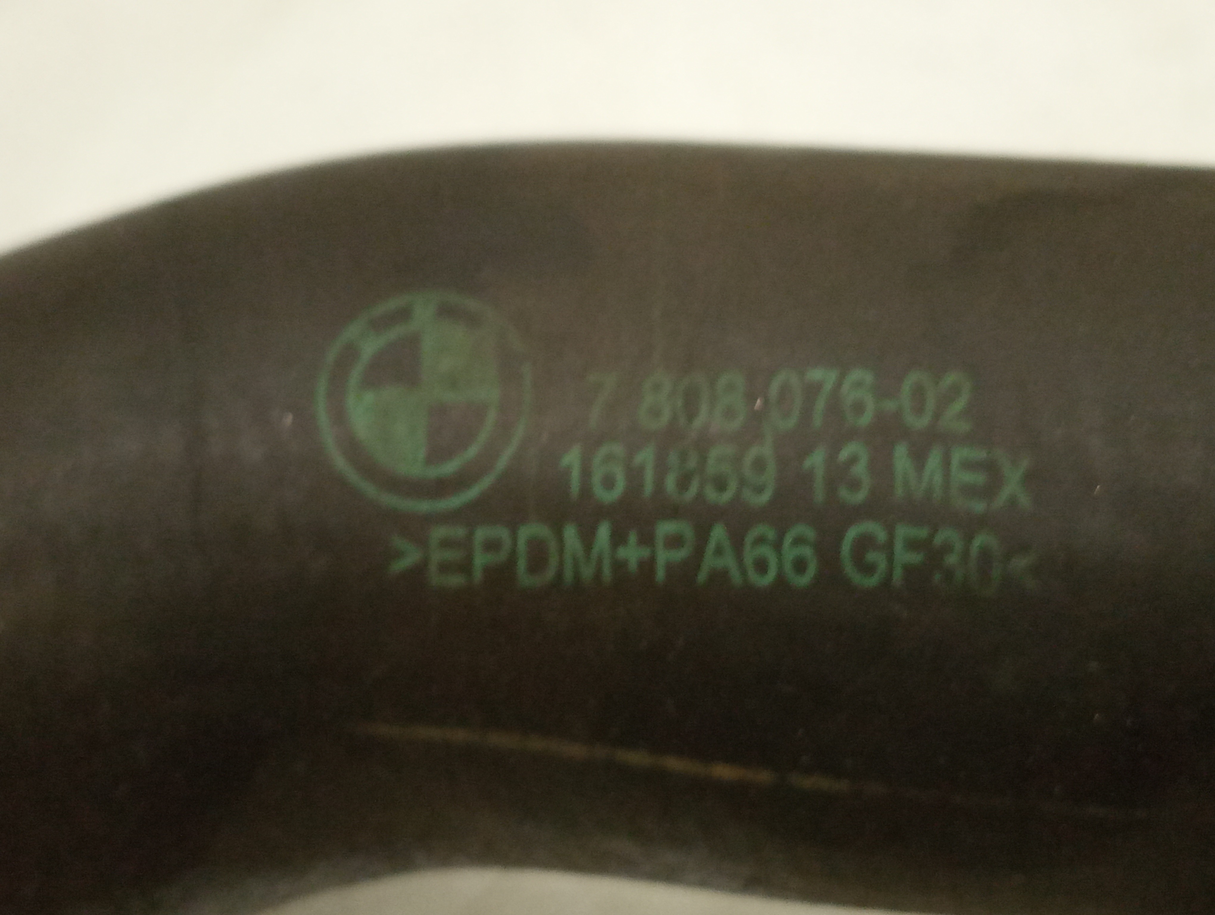 Tubo de Água BMW X6 (E71, E72) | 07 - 14 Imagem-2